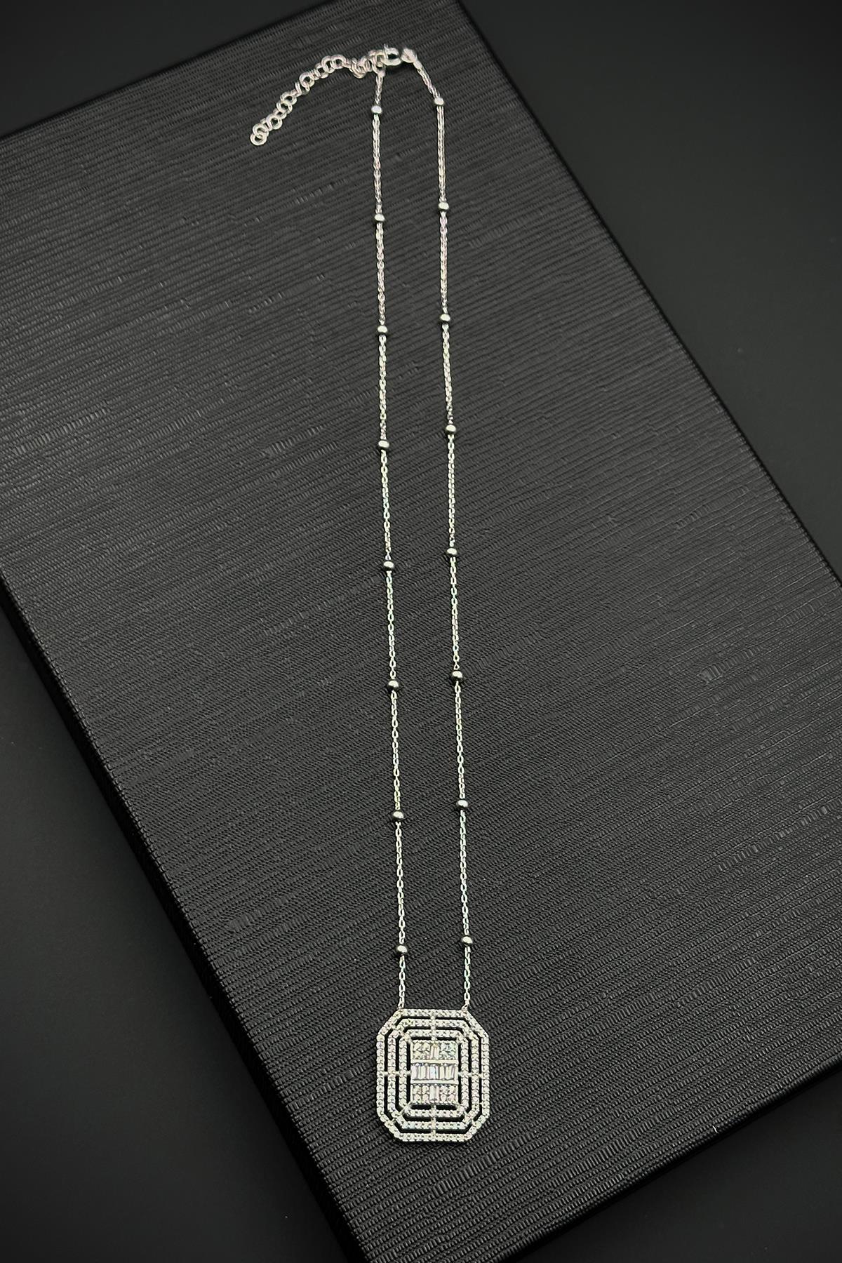 FRNCH 925 Ayar Gümüş Zirkon Taşlı Gümüş Renk Kadın Kolye FRJ30890-990-A