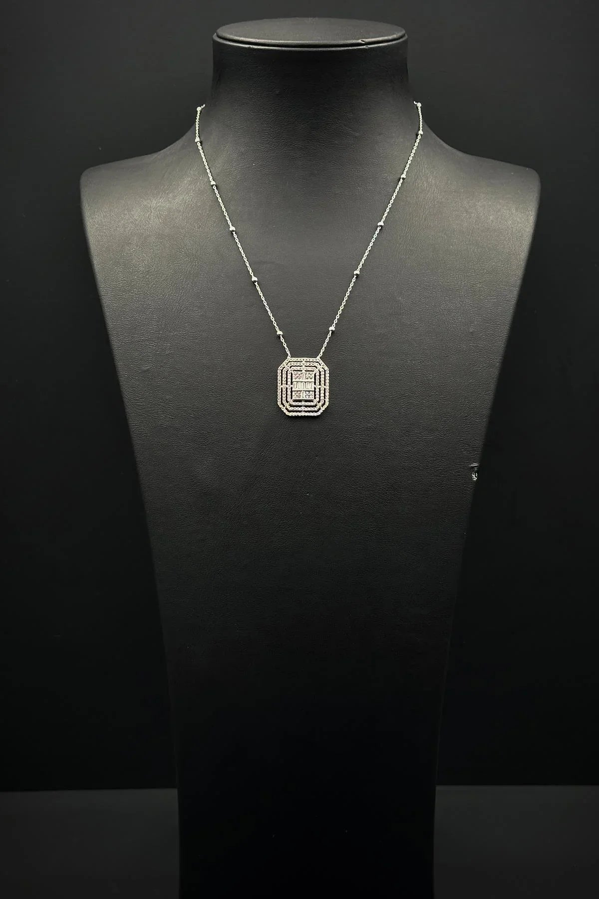 FRNCH 925 Ayar Gümüş Zirkon Taşlı Gümüş Renk Kadın Kolye FRJ30890-990-A