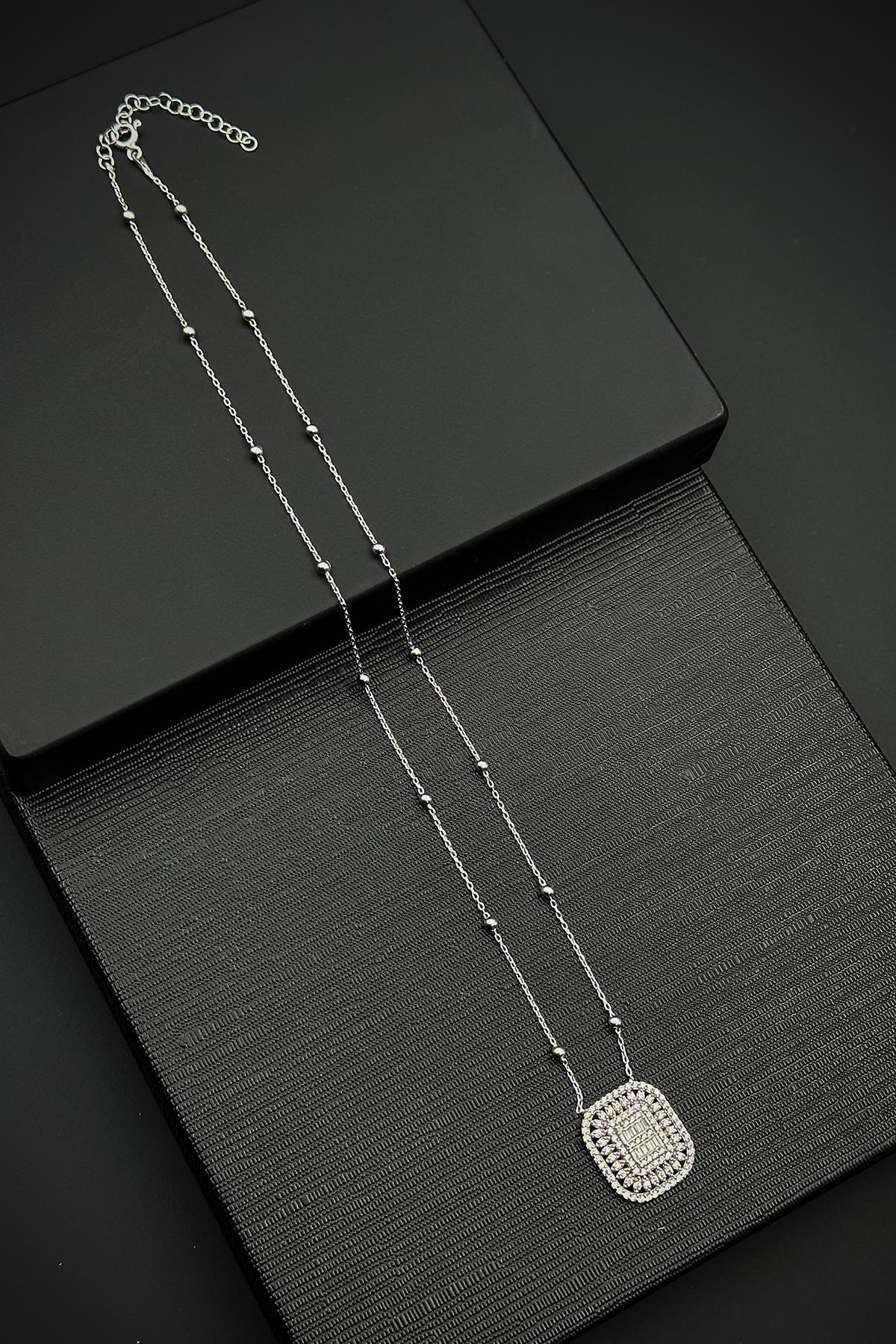 FRNCH 925 Ayar Gümüş Zirkon Taşlı Gümüş Renk Kadın Kolye FRJ30891-991-A