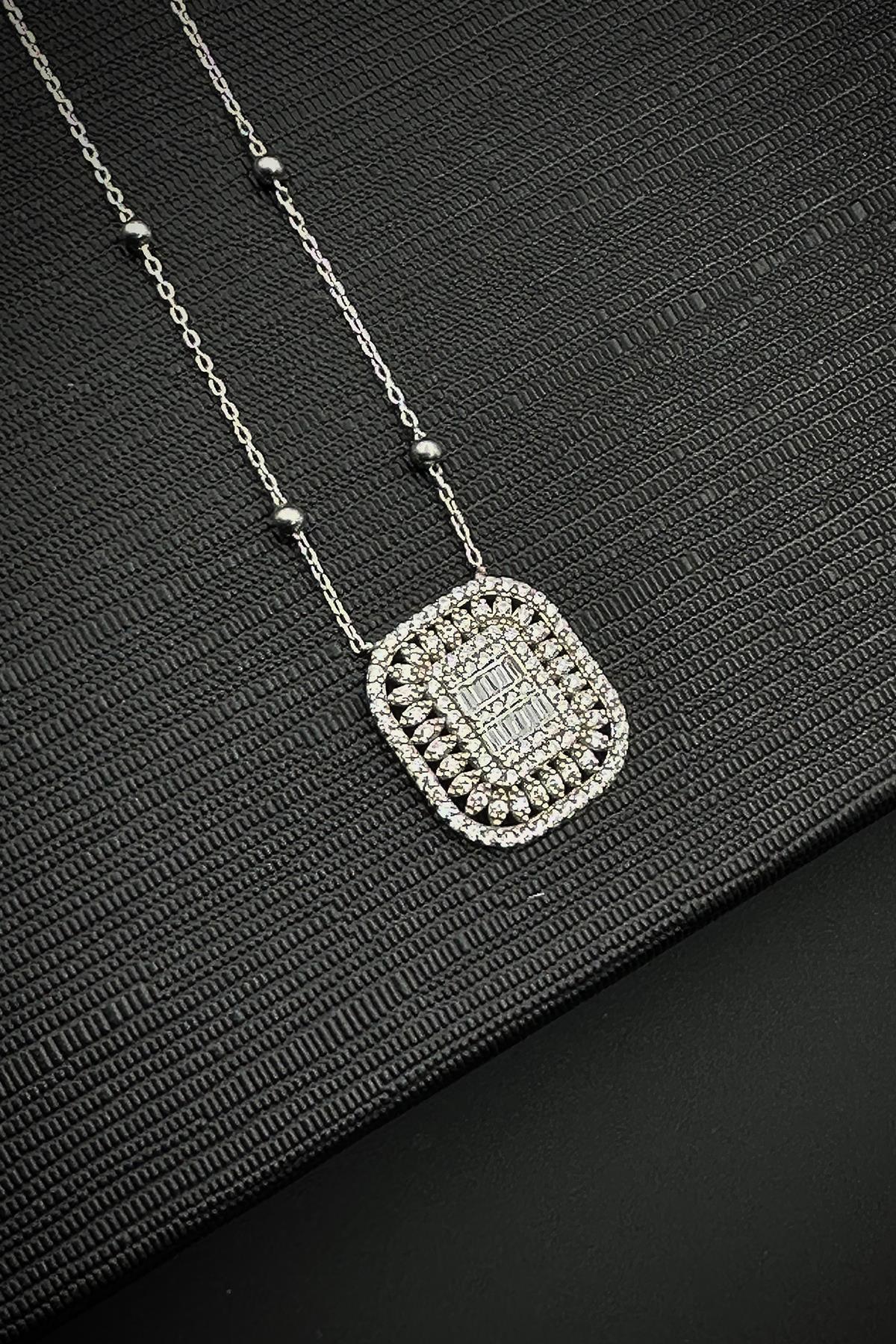 FRNCH 925 Ayar Gümüş Zirkon Taşlı Gümüş Renk Kadın Kolye FRJ30891-991-A