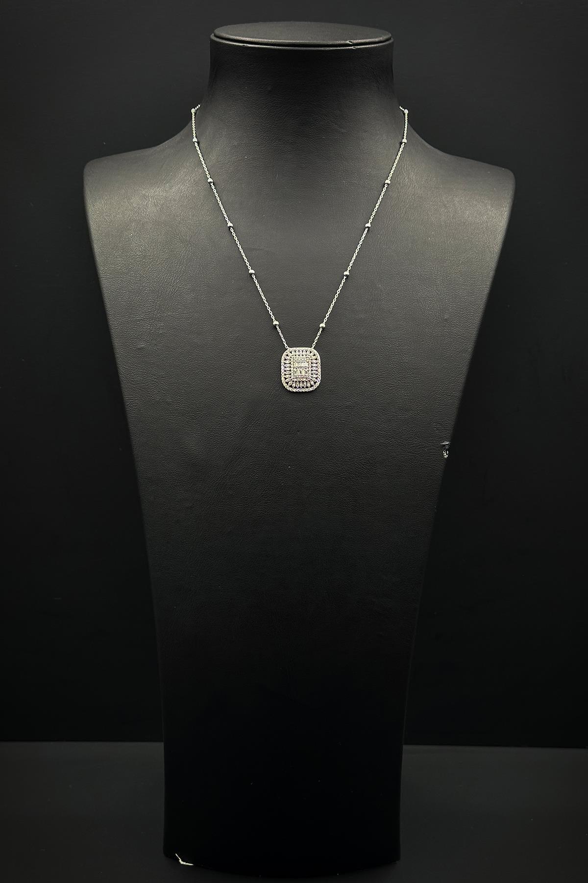 FRNCH 925 Ayar Gümüş Zirkon Taşlı Gümüş Renk Kadın Kolye FRJ30891-991-A