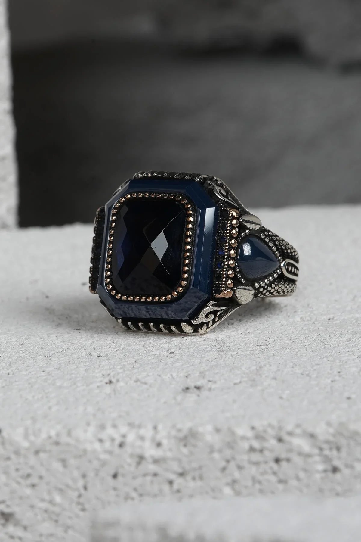 FRNCH 925 Ayar Gümüş Zirkon Taşlı Lacivert Renkli Erkek Yüzük FRJ60093-193-L6