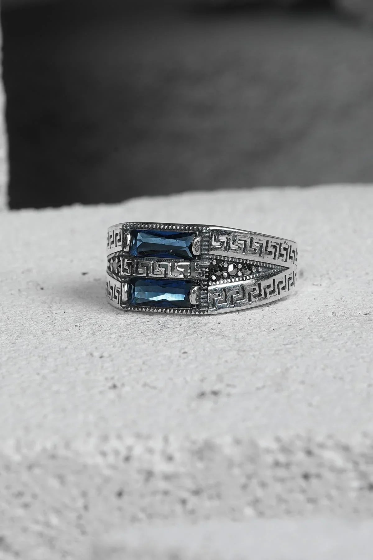 FRNCH 925 Ayar Gümüş Zirkon Taşlı Lacivert Renkli Erkek Yüzük FRJ60093-193-L7