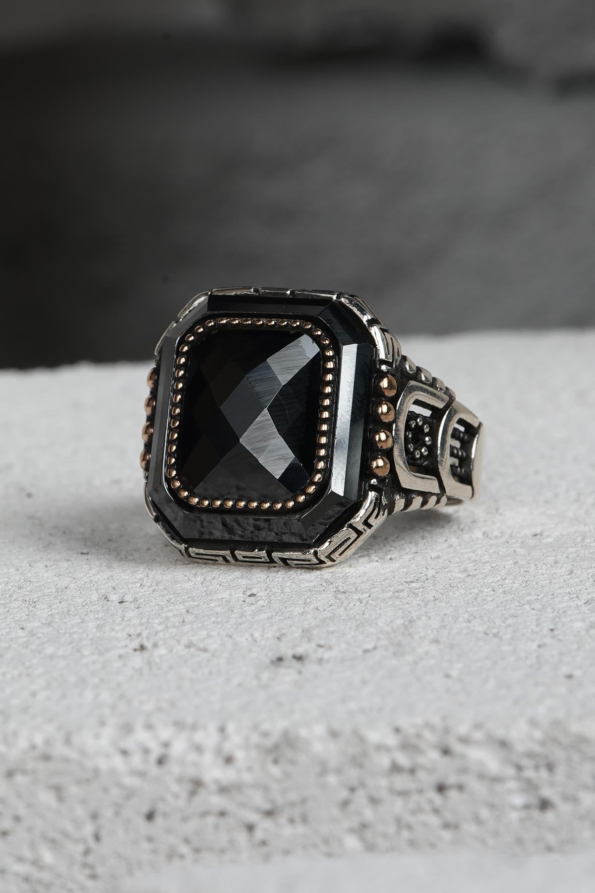 FRNCH 925 Ayar Gümüş Zirkon Taşlı Siyah-Altın Renkli Erkek Yüzük FRJ60093-193-AG24