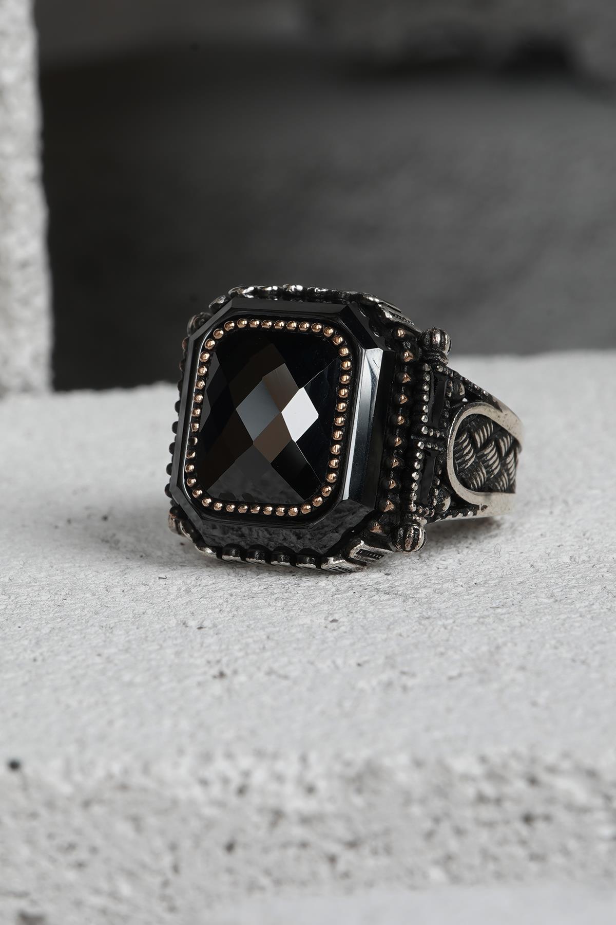 FRNCH 925 Ayar Gümüş Zirkon Taşlı Siyah-Altın Renkli Erkek Yüzük FRJ60093-193-AG38