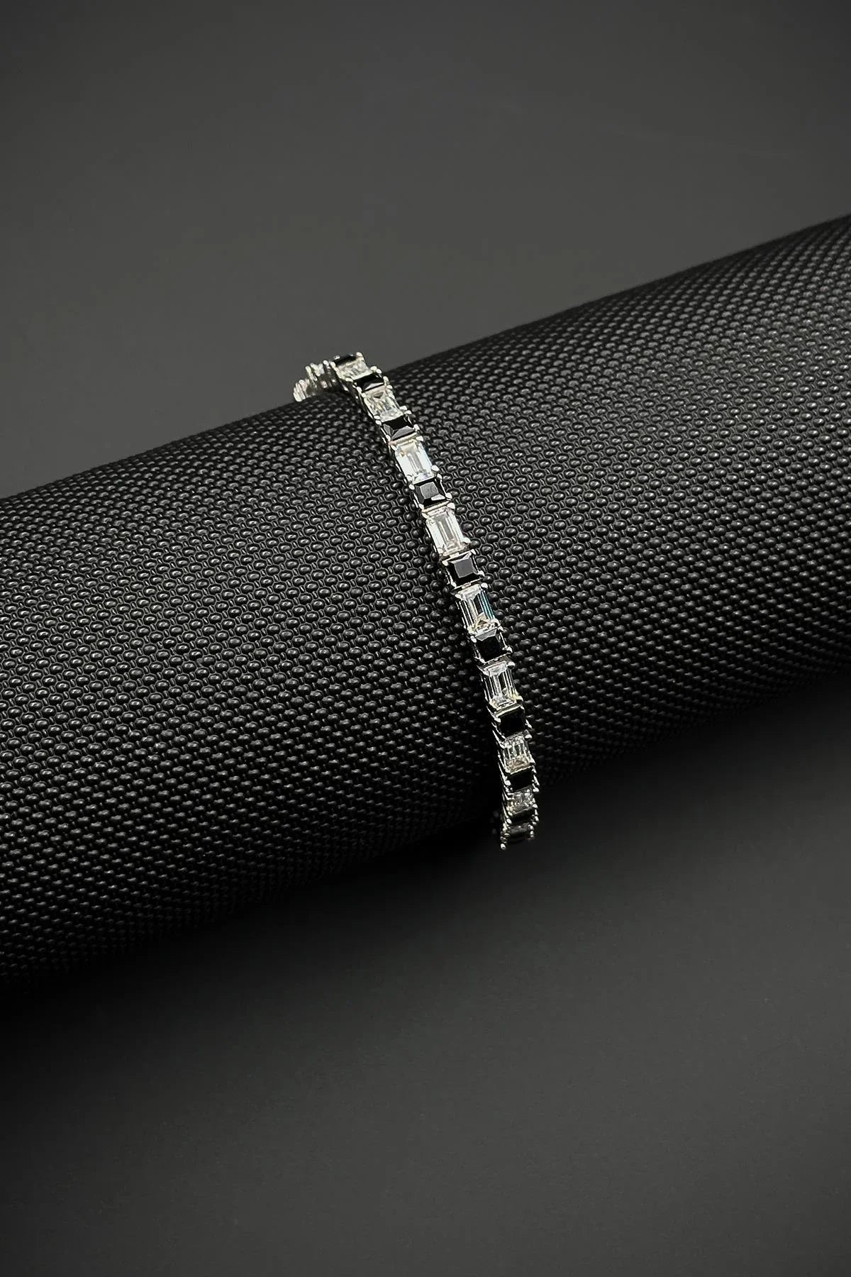 FRNCH 925 Ayar Gümüş Zirkon Taşlı Siyah-Beyaz Renk Tennis Erkek Bileklik FRJ12157-3157-AB