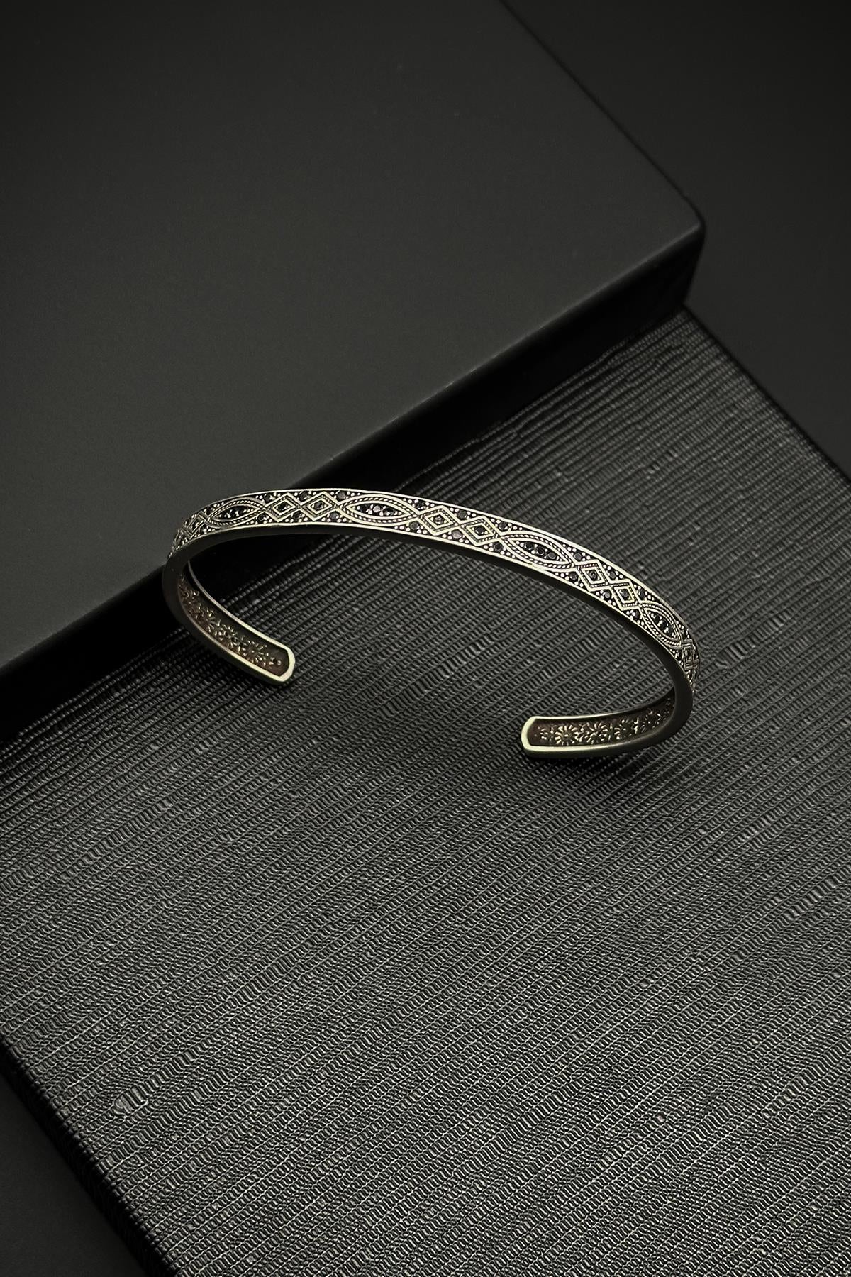 FRNCH 925 Ayar Gümüş Zirkon Taşlı Siyah Renk Erkek Bileklik FRJ12202-3202-S