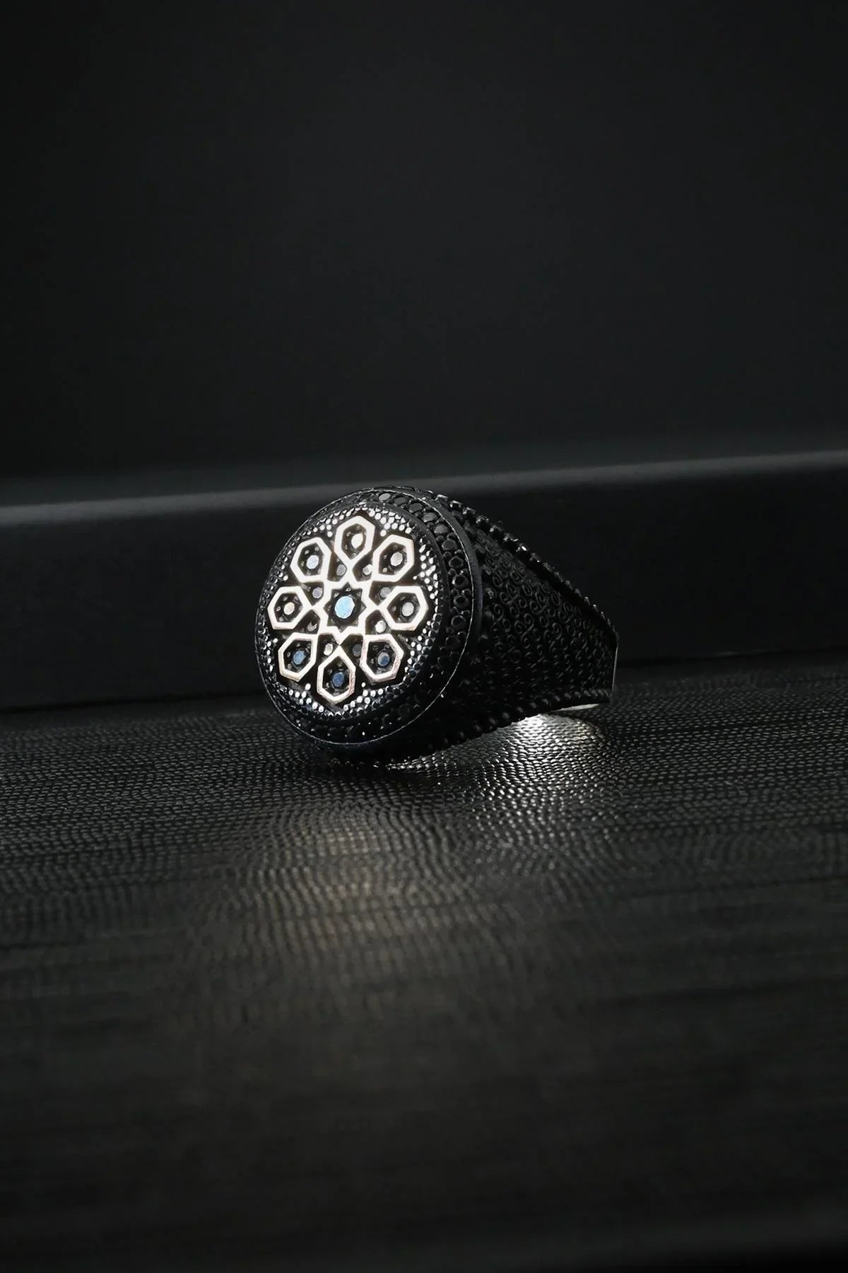 FRNCH 925 Ayar Gümüş Zirkon Taşlı Siyah Renk Erkek Yüzük FRJ60047-147-B2