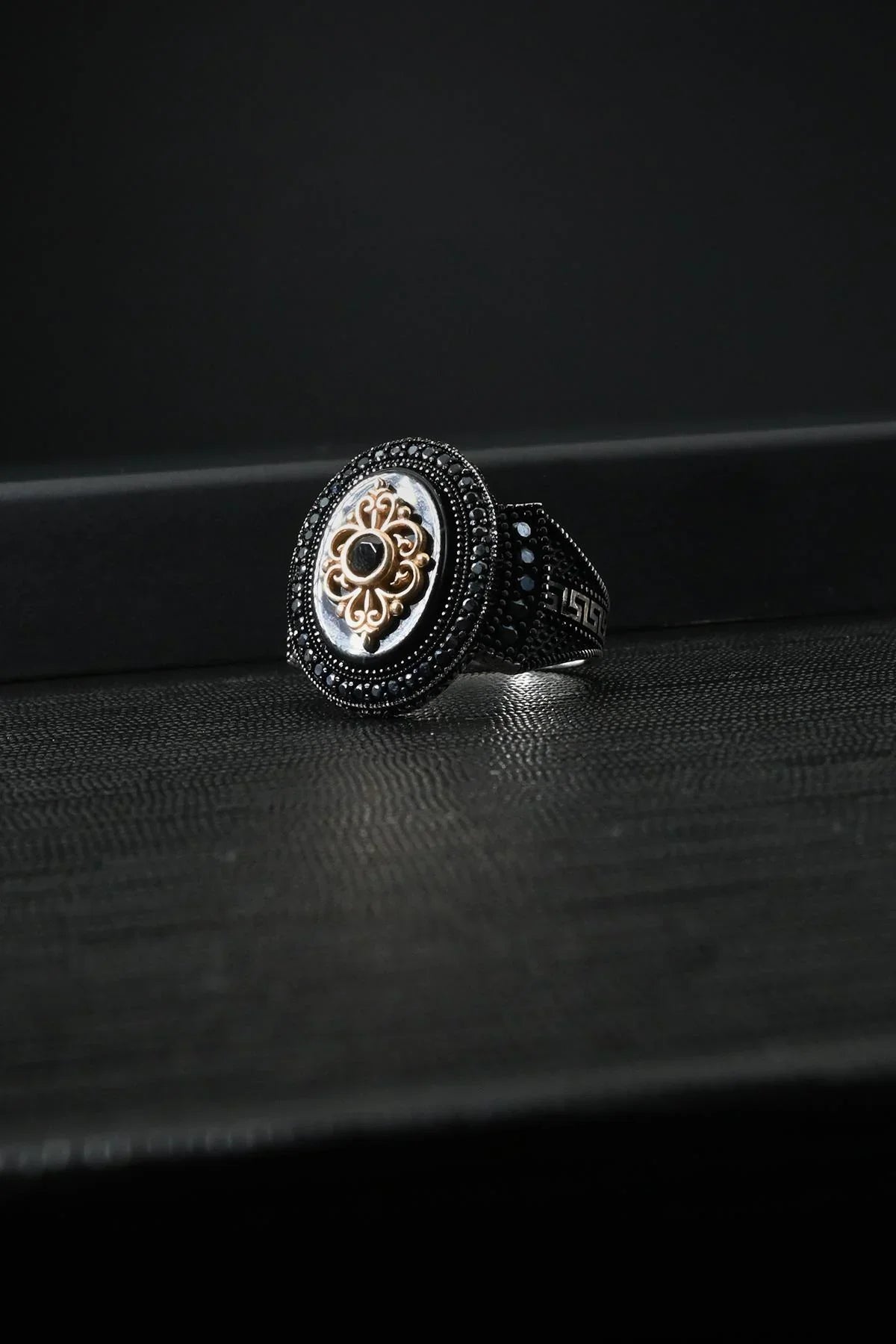 FRNCH 925 Ayar Gümüş Zirkon Taşlı Siyah Renk Erkek Yüzük FRJ60047-147-B3