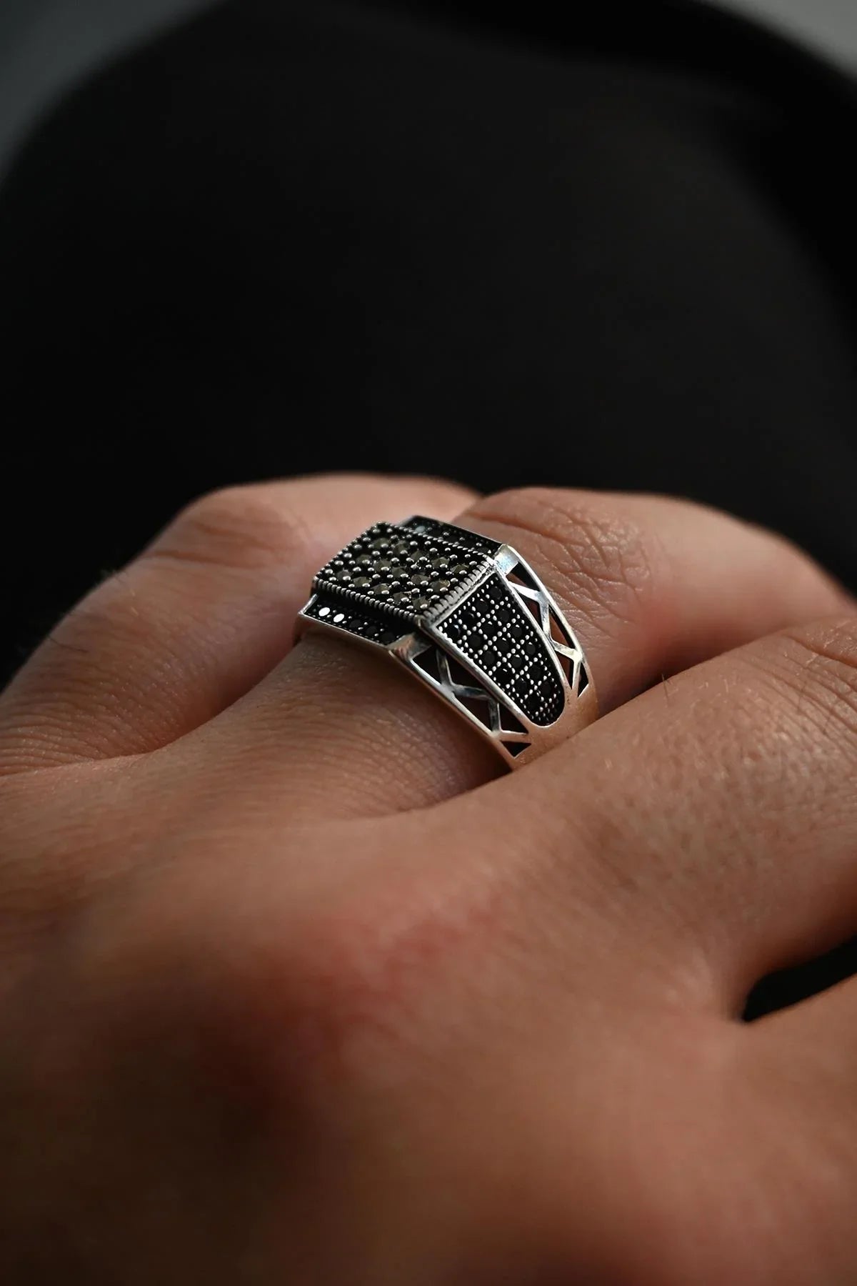 FRNCH 925 Ayar Gümüş Zirkon Taşlı Siyah Renk Erkek Yüzük FRJ60052-152-S10