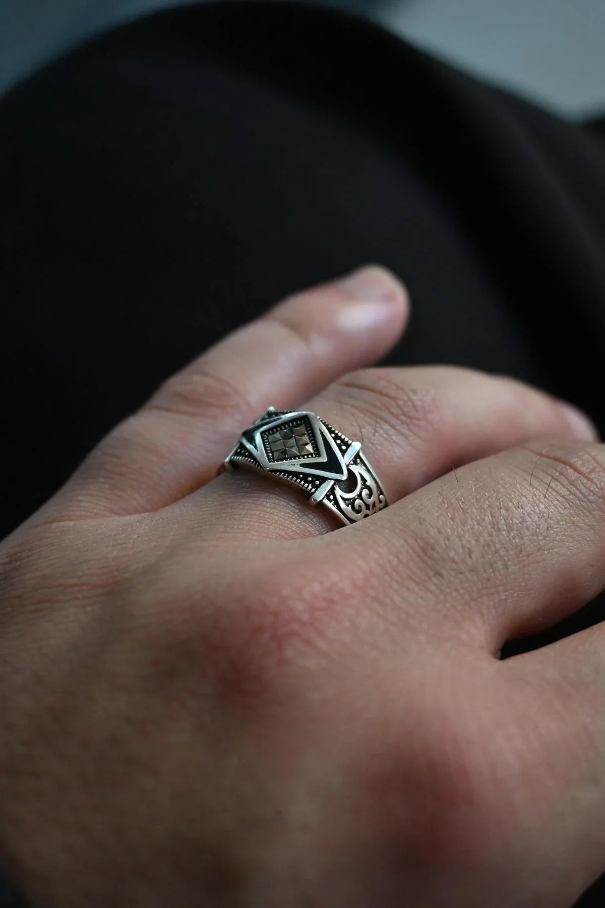 FRNCH 925 Ayar Gümüş Zirkon Taşlı Siyah Renk Erkek Yüzük FRJ60052-152-S4