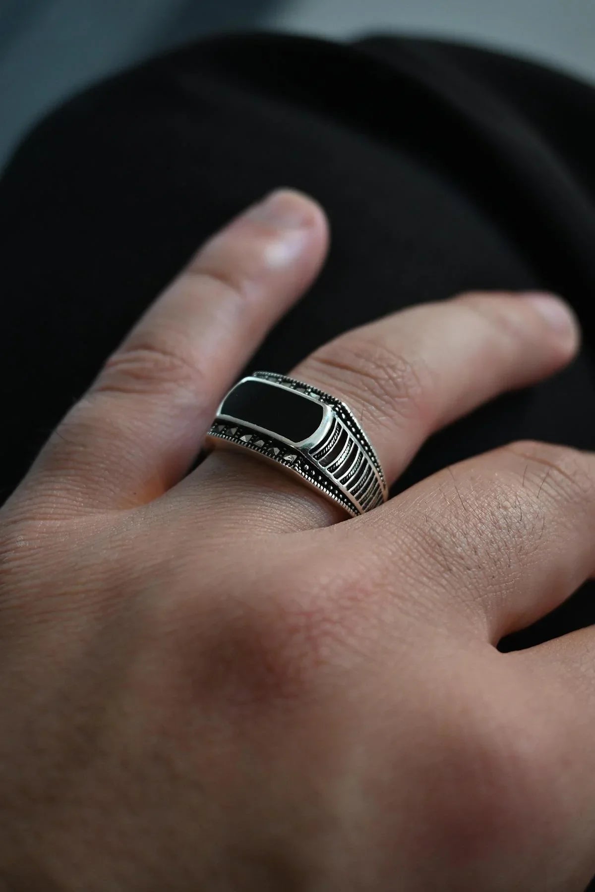 FRNCH 925 Ayar Gümüş Zirkon Taşlı Siyah Renk Erkek Yüzük FRJ60052-152-S6