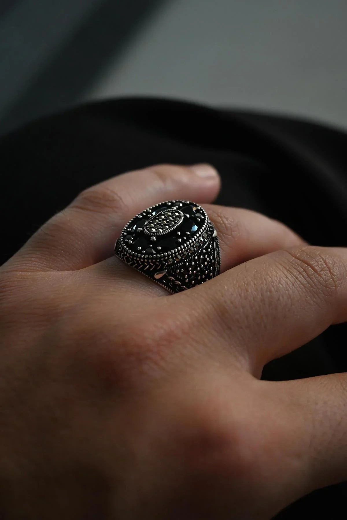 FRNCH 925 Ayar Gümüş Zirkon Taşlı Siyah Renk Erkek Yüzük FRJ60052-152-S7