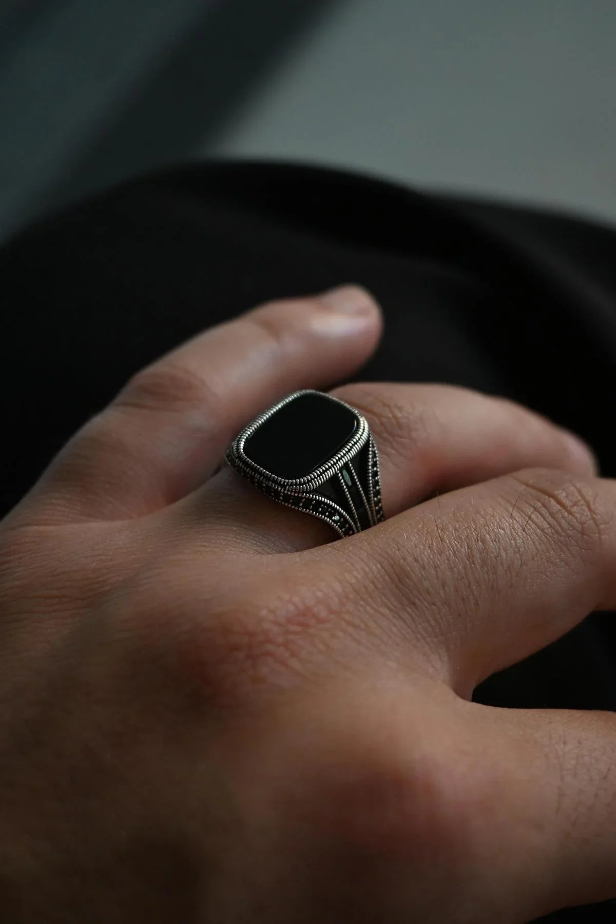 FRNCH 925 Ayar Gümüş Zirkon Taşlı Siyah Renk Erkek Yüzük FRJ60052-152-S9