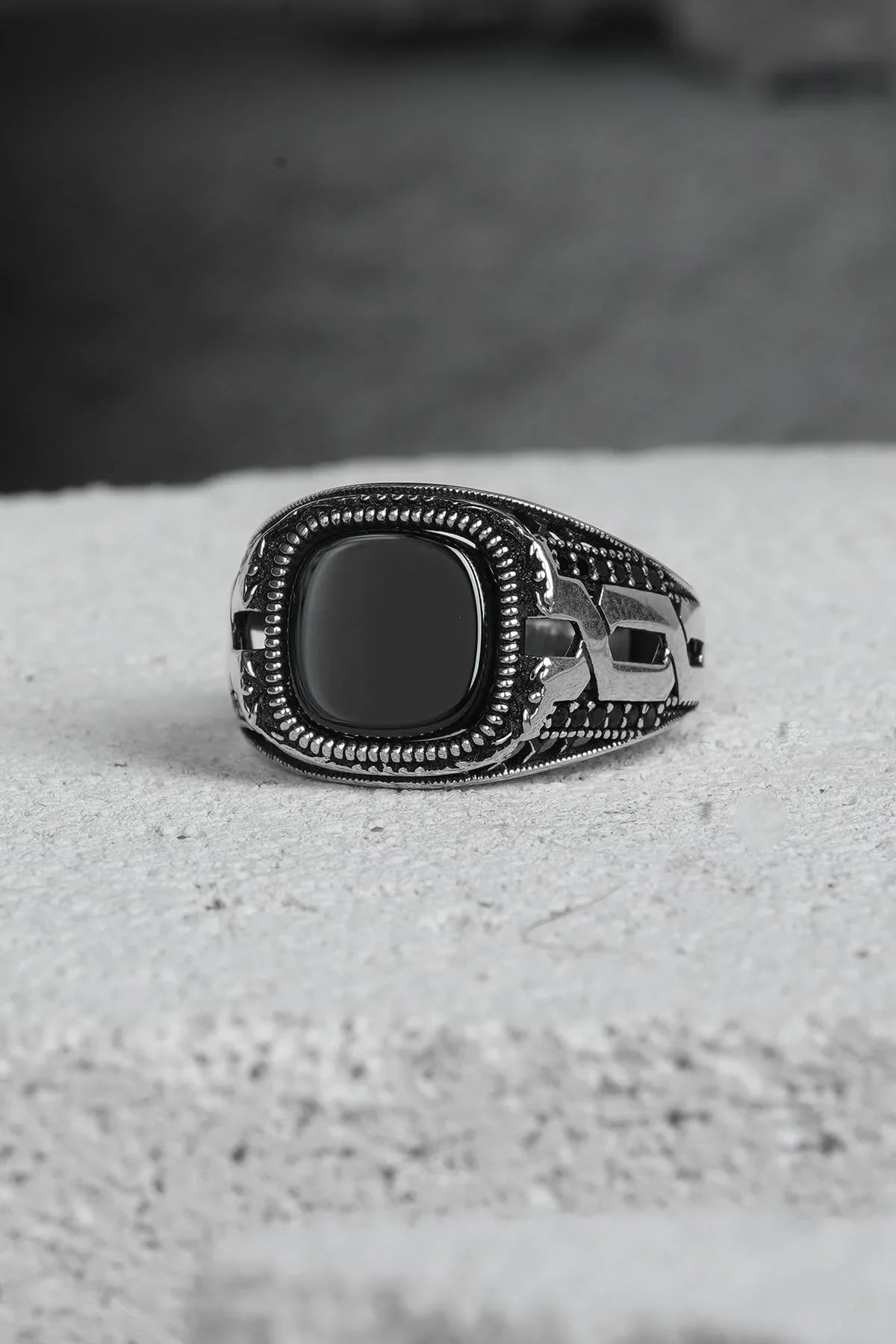 FRNCH 925 Ayar Gümüş Zirkon Taşlı Siyah Renkli Erkek Yüzük FRJ60093-193-S29
