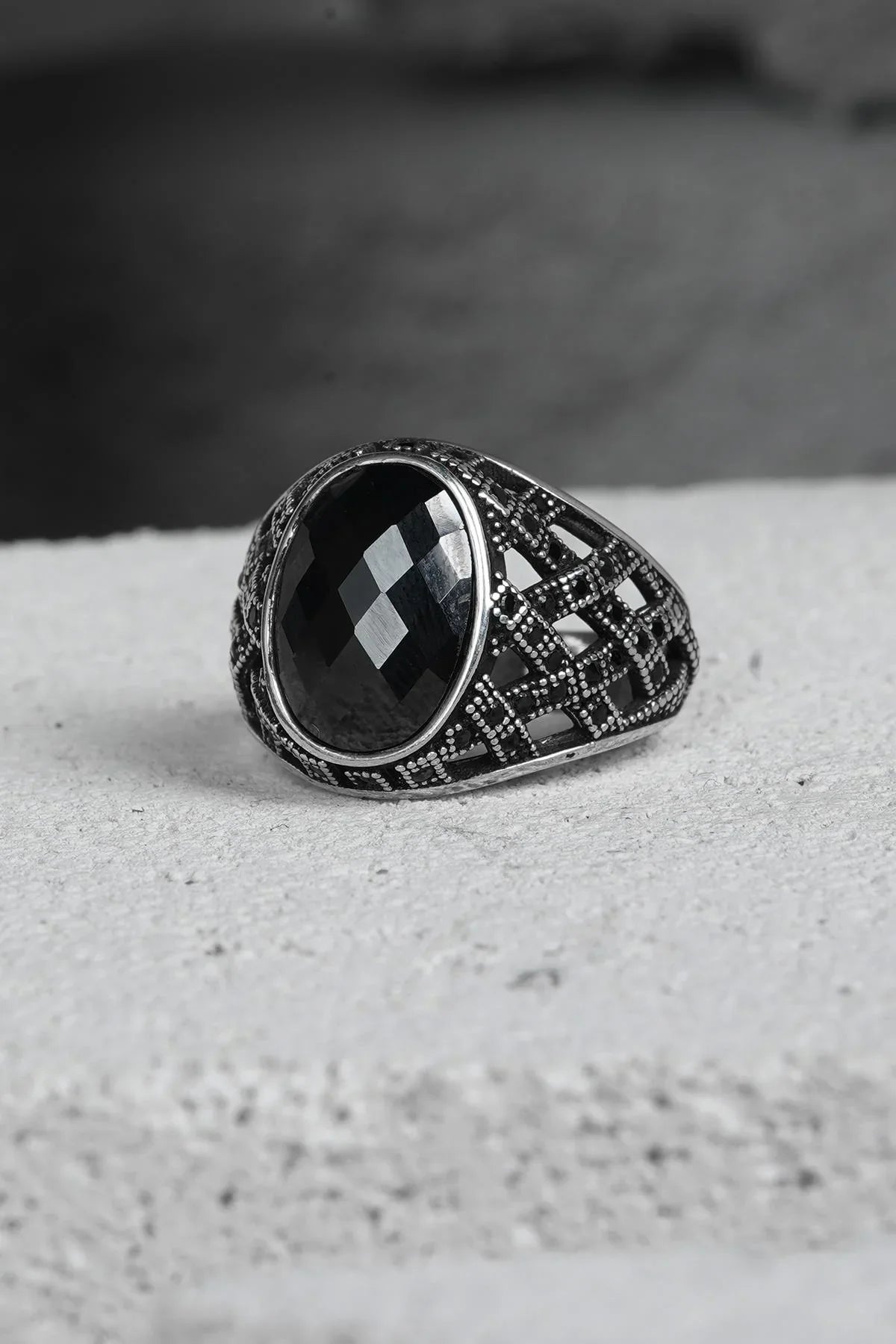 FRNCH 925 Ayar Gümüş Zirkon Taşlı Siyah Renkli Erkek Yüzük FRJ60093-193-S30