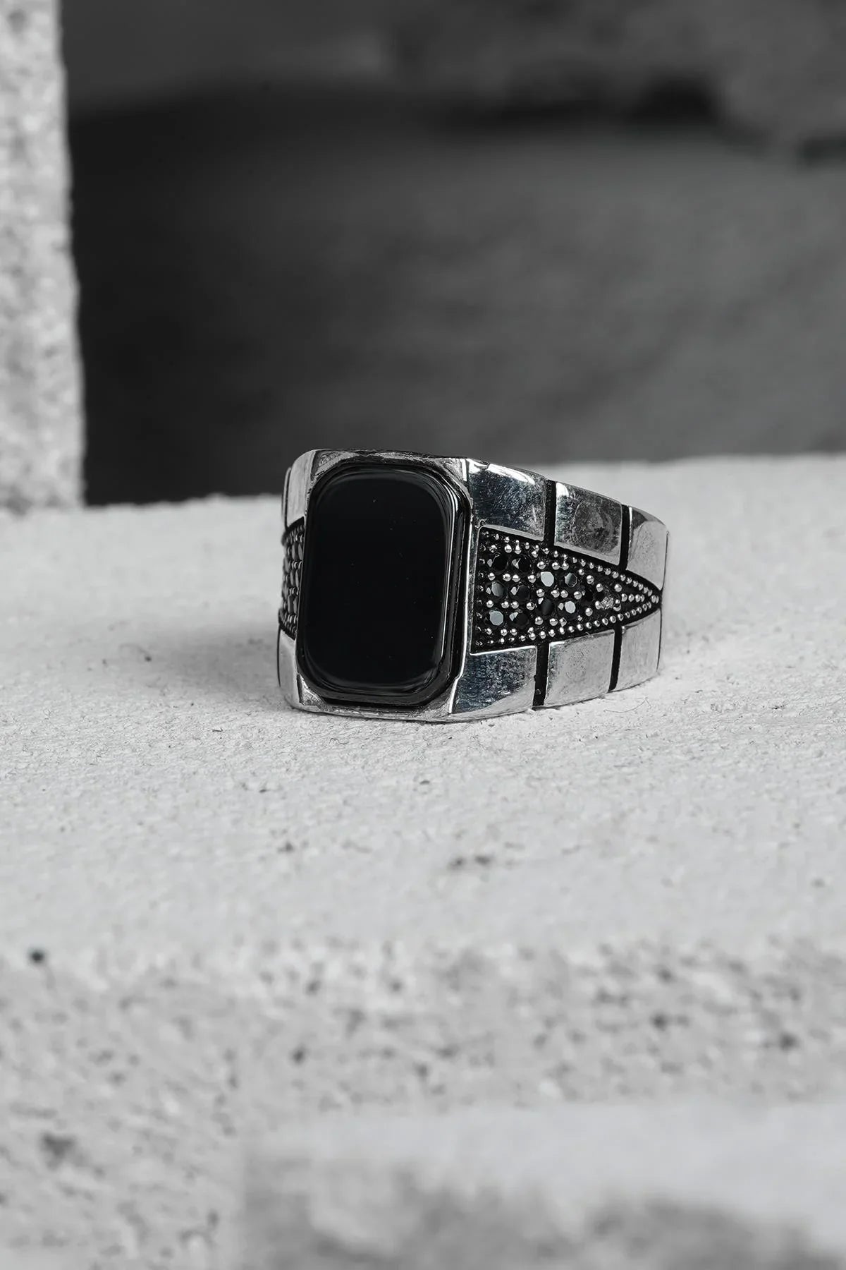 FRNCH 925 Ayar Gümüş Zirkon Taşlı Siyah Renkli Erkek Yüzük FRJ60093-193-S37