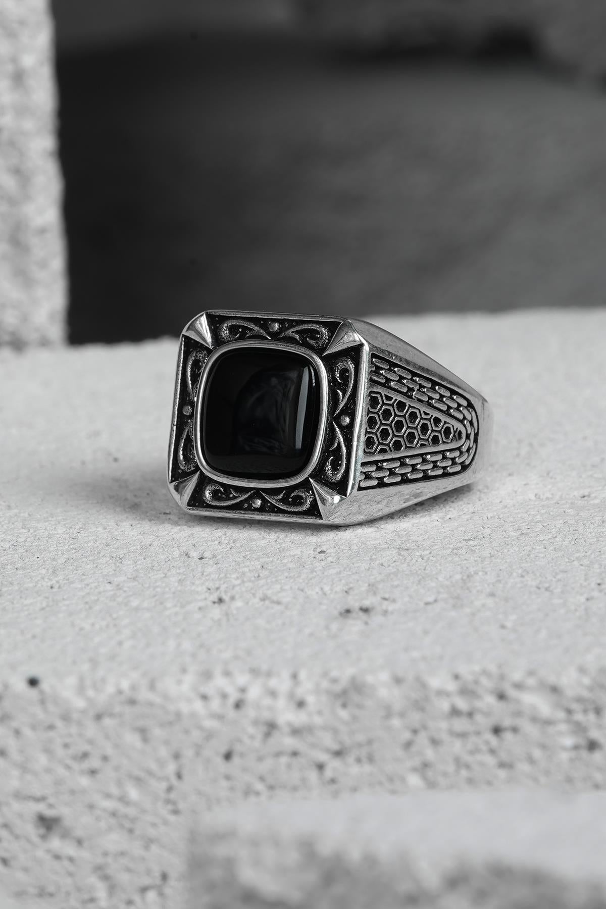 FRNCH 925 Ayar Gümüş Zirkon Taşlı Siyah Renkli Erkek Yüzük FRJ60093-193-S38