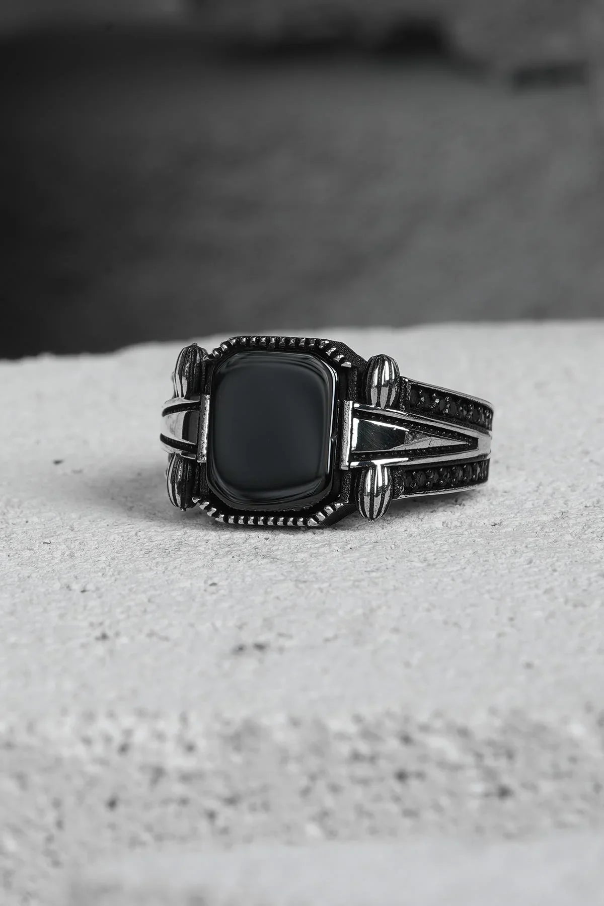 FRNCH 925 Ayar Gümüş Zirkon Taşlı Siyah Renkli Erkek Yüzük FRJ60093-193-S41