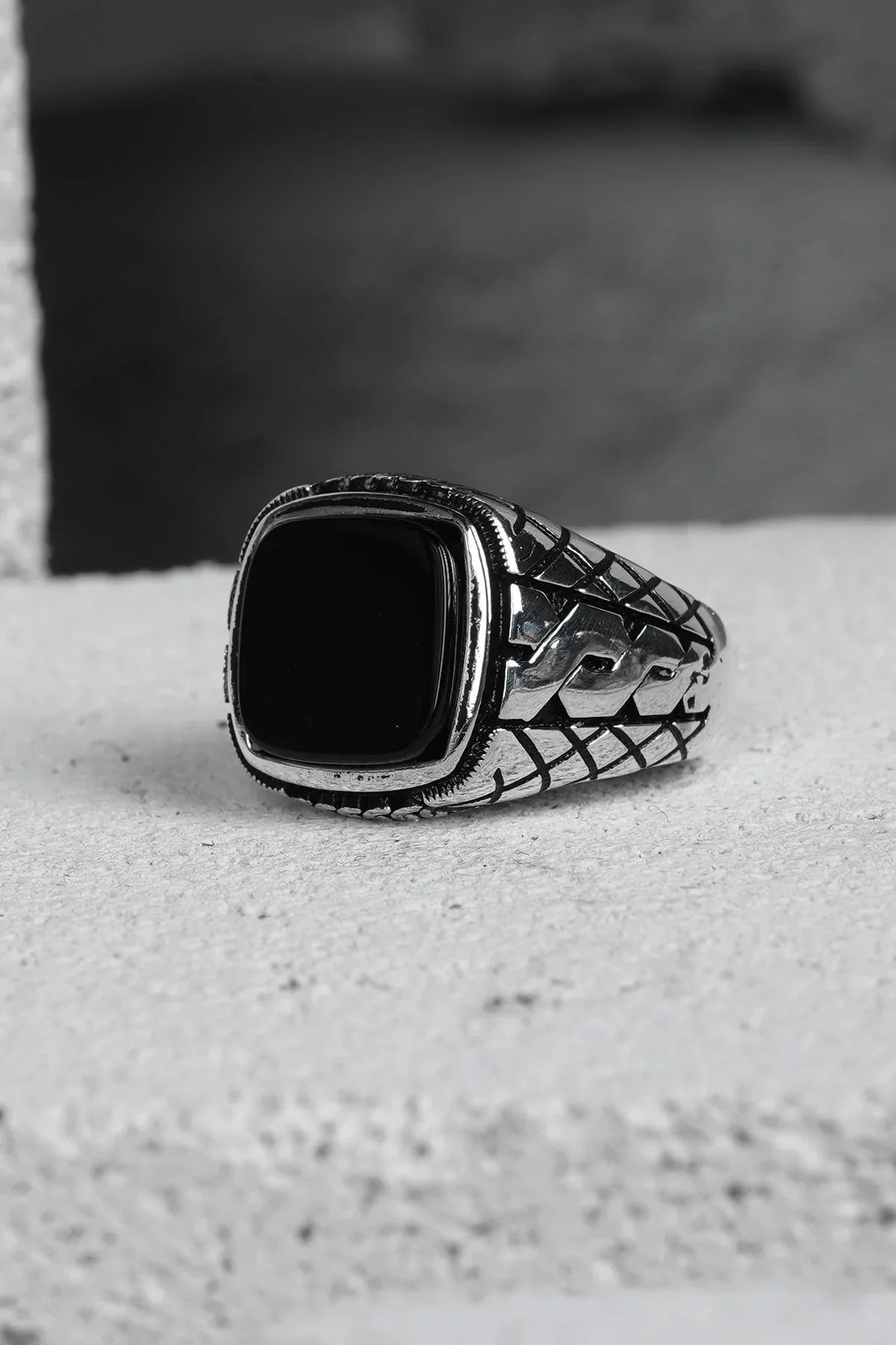 FRNCH 925 Ayar Gümüş Zirkon Taşlı Siyah Renkli Erkek Yüzük FRJ60093-193-S50