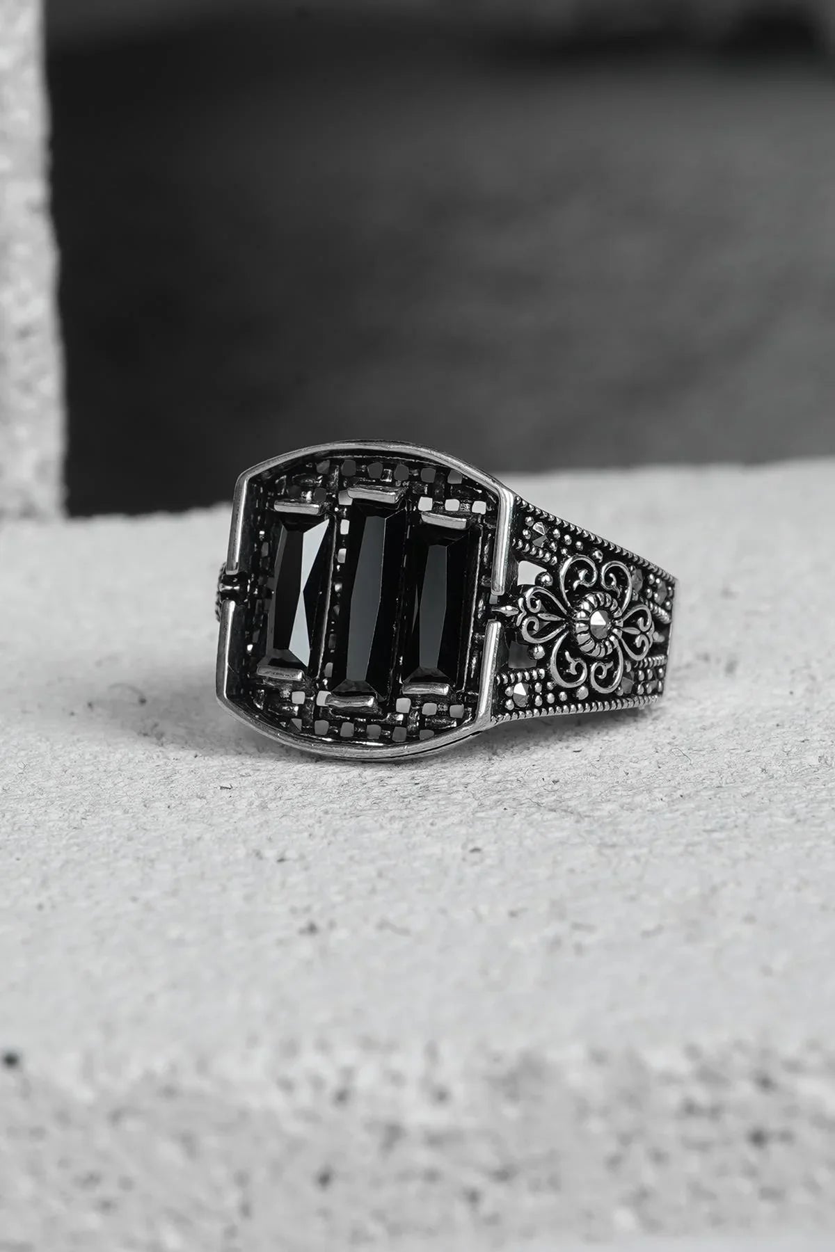 FRNCH 925 Ayar Gümüş Zirkon Taşlı Siyah Renkli Erkek Yüzük FRJ60093-193-S53