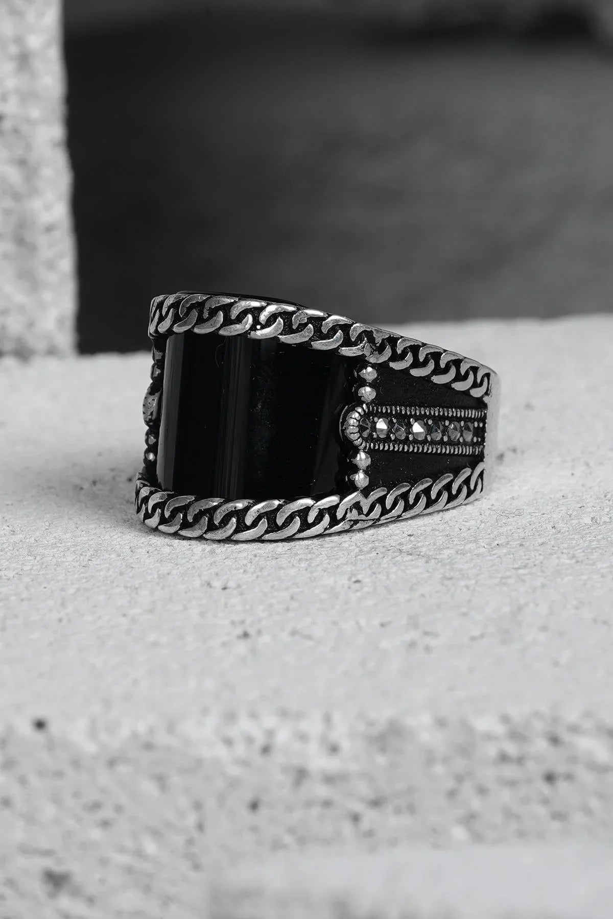 FRNCH 925 Ayar Gümüş Zirkon Taşlı Siyah Renkli Erkek Yüzük FRJ60093-193-S57