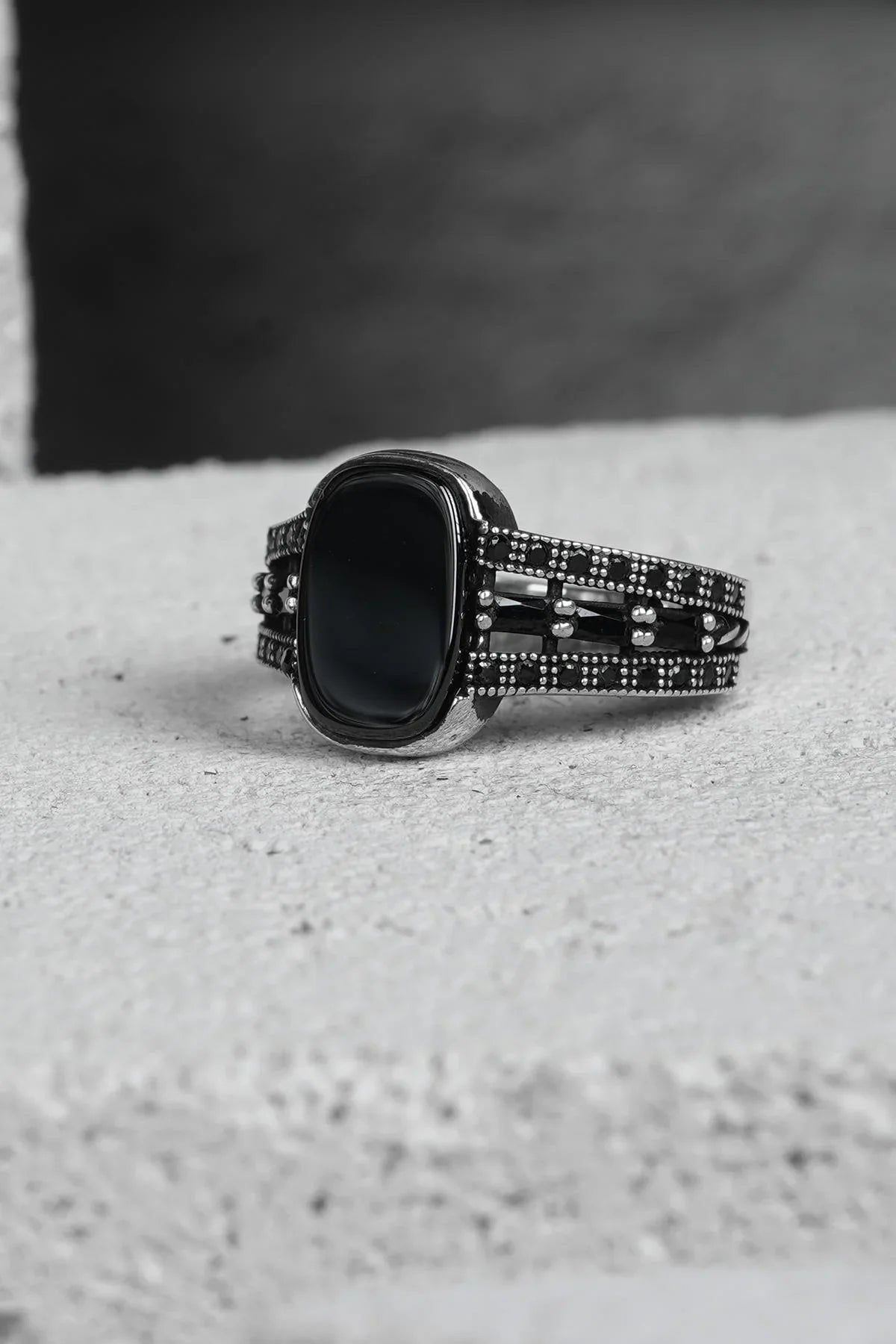 FRNCH 925 Ayar Gümüş Zirkon Taşlı Siyah Renkli Erkek Yüzük FRJ60093-193-S59
