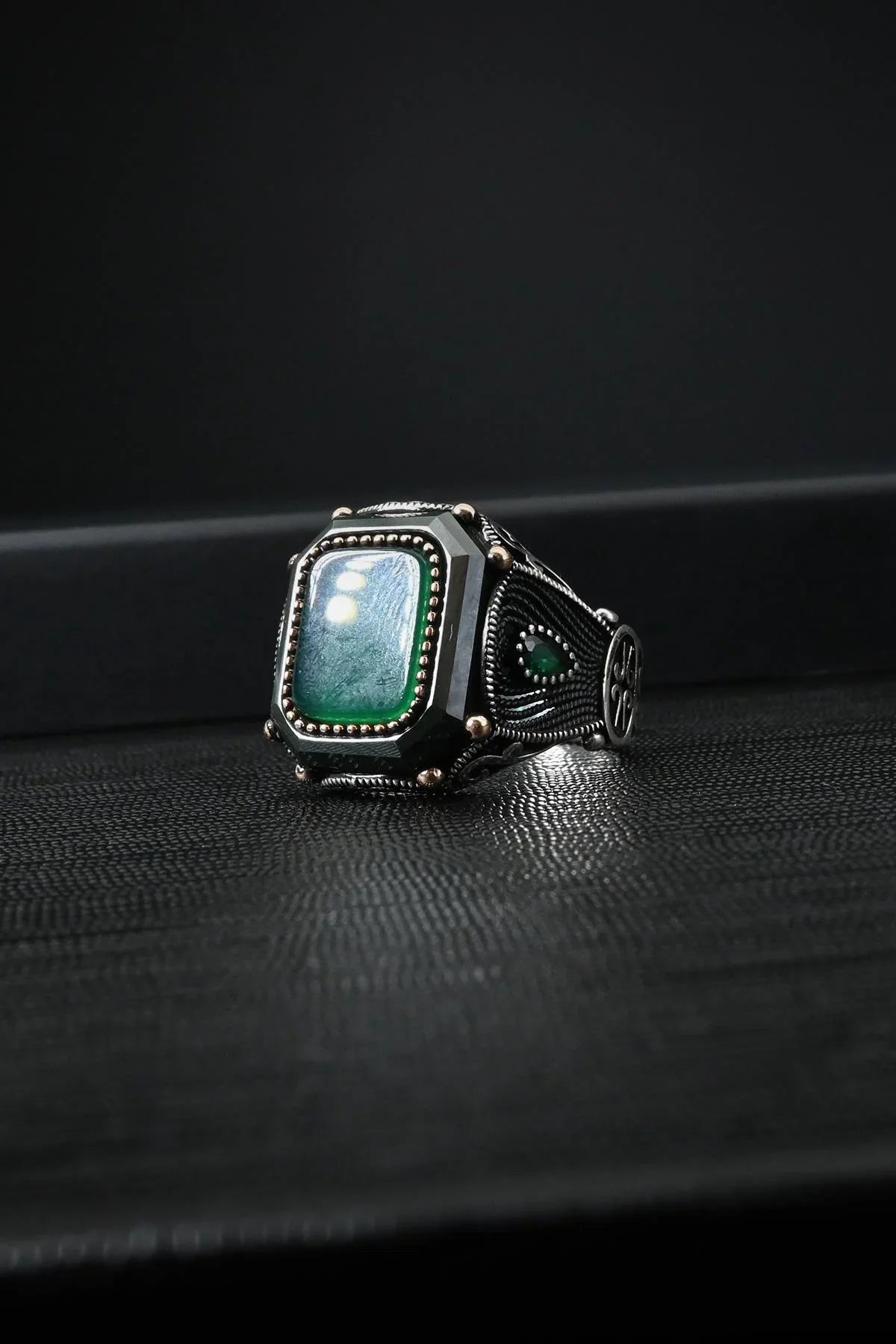 FRNCH 925 Ayar Gümüş Zirkon Taşlı Yeşil Renk Erkek Yüzük FRJ60047-147-Y