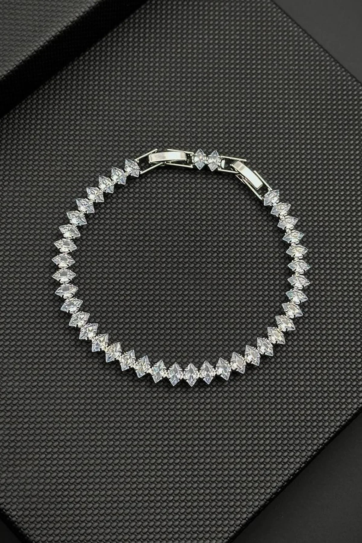 FRNCH Bronz Madenli Beyaz Zirkon Taşlı Gümüş Renk Tennis Erkek Bileklik FRJ12827-3827-A