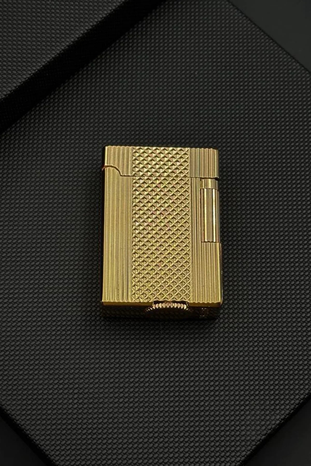 FRNCH Desenli Altın Renkli Gazlı Çakmak FRJ70028-128-G