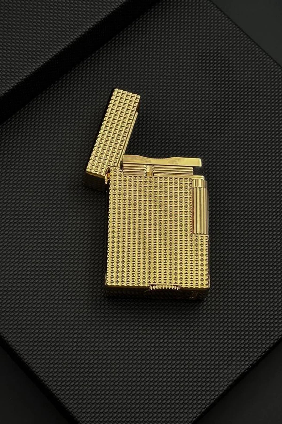 FRNCH Desenli Altın Renkli Gazlı Çakmak FRJ70029-129-G