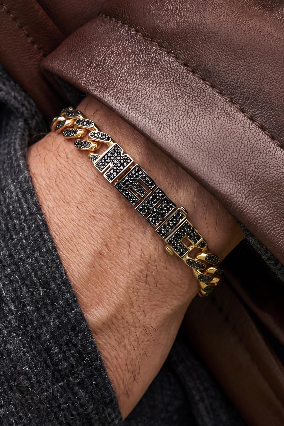FRNCH İsim Yazılan Siyah Zirkon Taşlı Altın Renk Erkek Bileklik FRJ12918-3918-GB2