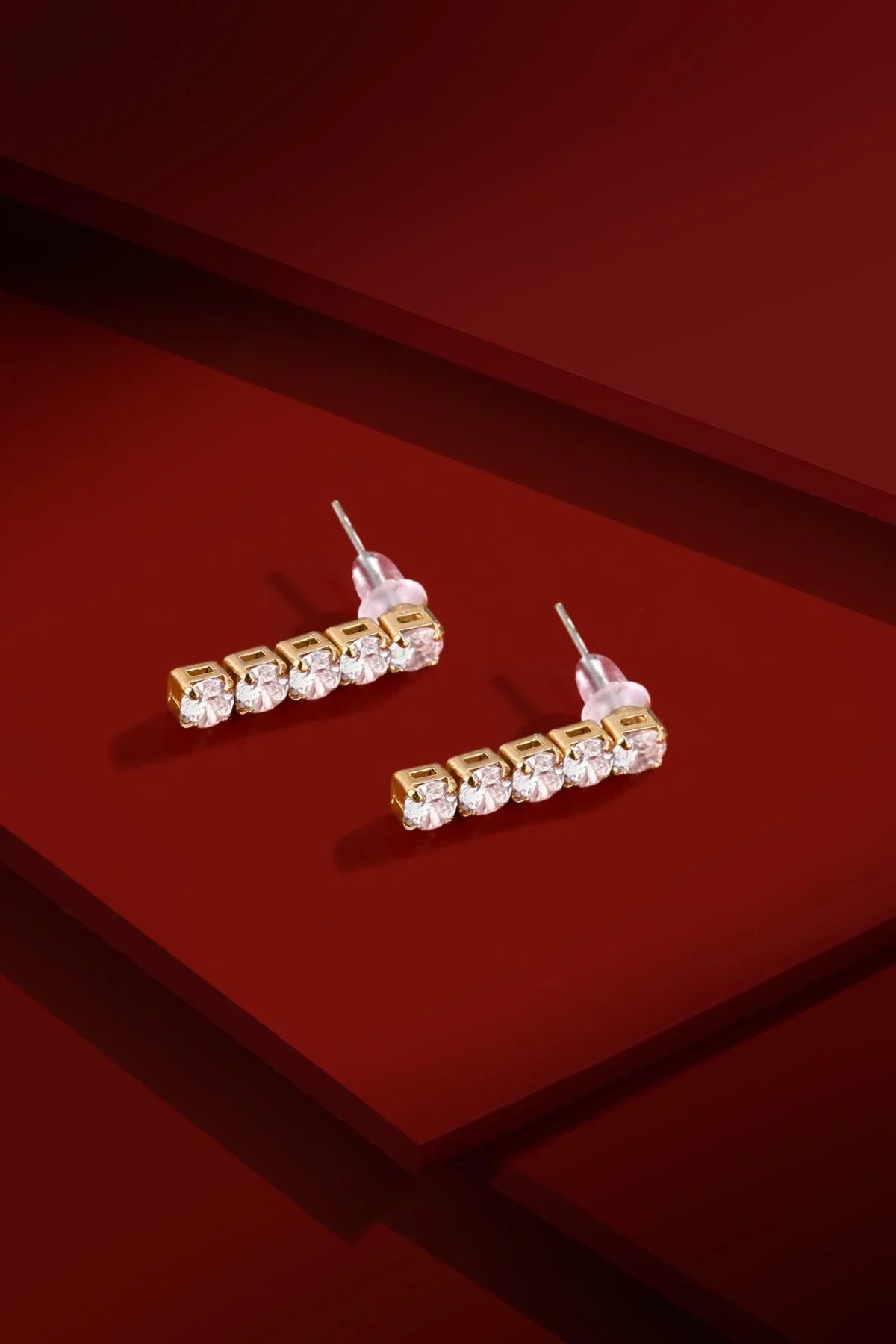 FRNCH Sıralı Zirkon Taşlı Çivi Model Kadın Küpe FRJ50019-119-G