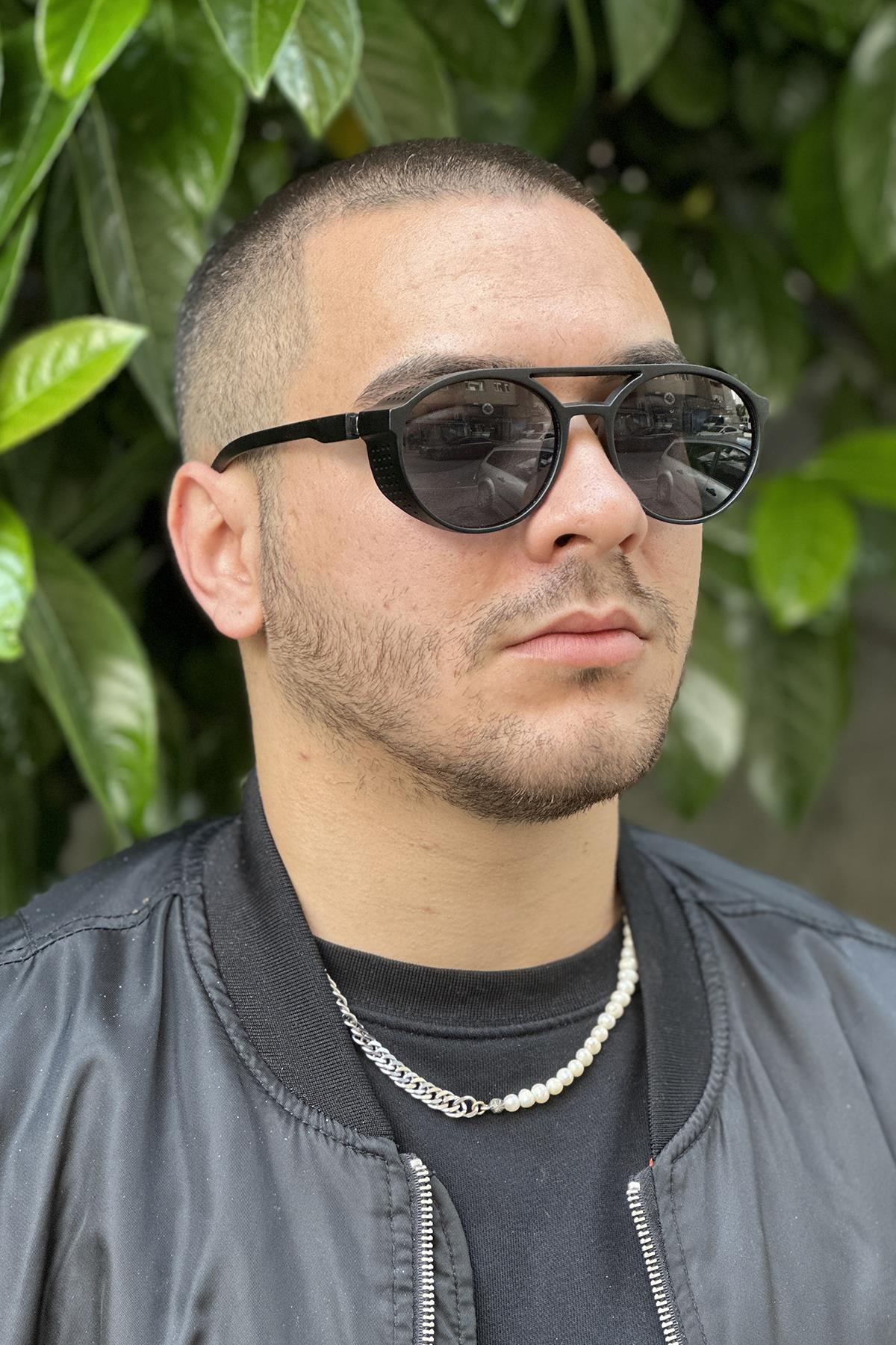 FRNCH Siyah Çerçeve Siyah Cam Oval Erkek Güneş Gözlüğü FRG1054-154-S2