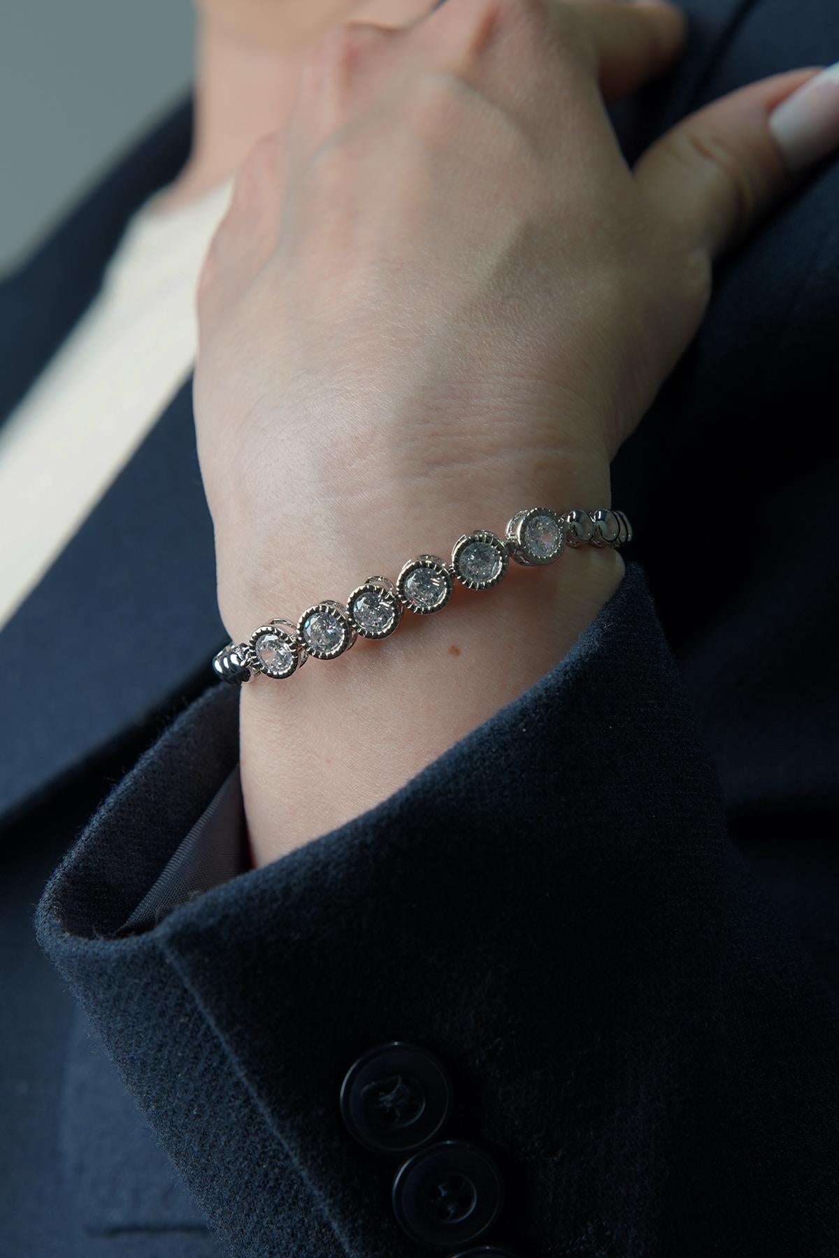 FRNCH Zirkon Taşlı Altın Renk Kadın Kelepçe Bileklik FRJ12433-3433-A