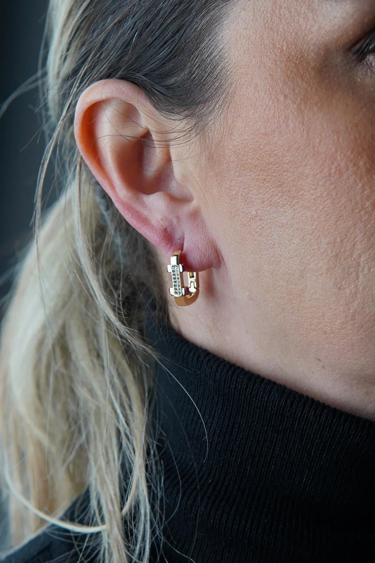 FRNCH Zirkon Taşlı Altın Renk Tasarım Kadın Küpe FRJ50056-156-G