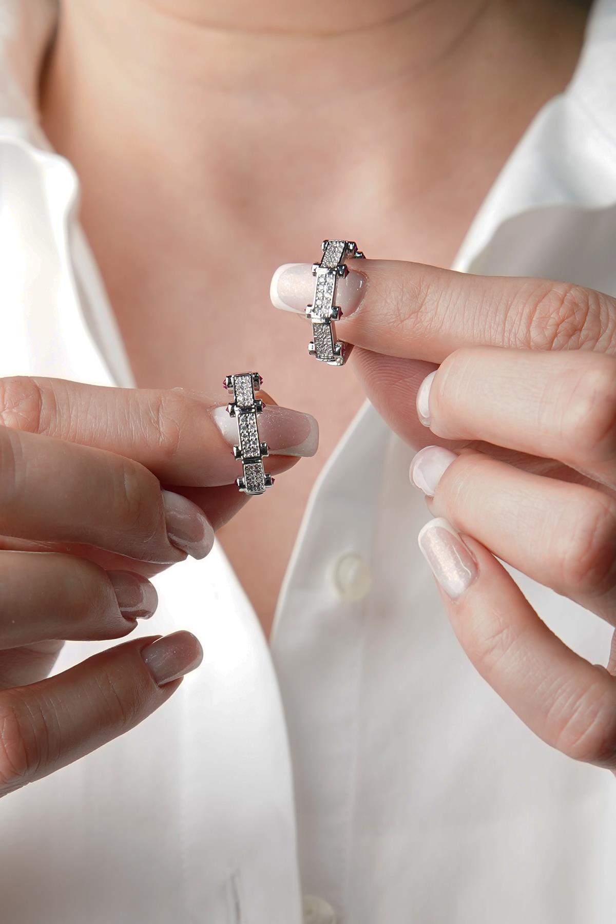 FRNCH Zirkon Taşlı Gümüş Renk Tasarım Kadın Küpe FRJ50055-155-A