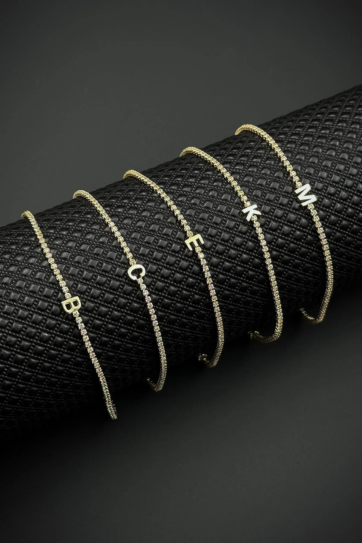 FRNCH Zirkon Taşlı Harfli Altın Renk Kadın Bileklik FRJ12534-3534-G