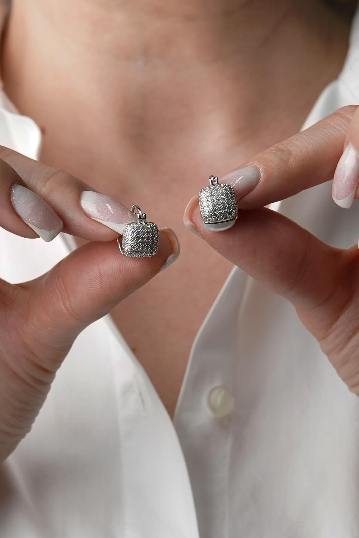 FRNCH Zirkon Taşlı ve İncili Gümüş Renk Kadın Küpe FRJ50060-160-A