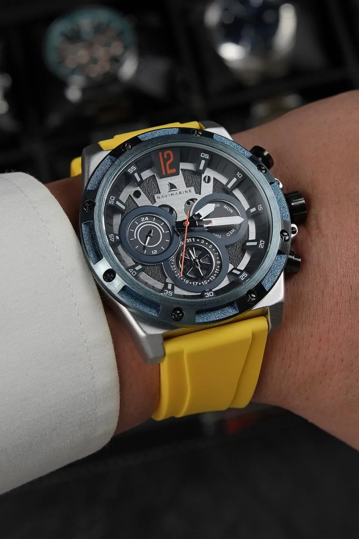 NAVIMARINE Sarı Silikon Kordon Siyah Kadran Erkek Kol Saati NV10010-S2
