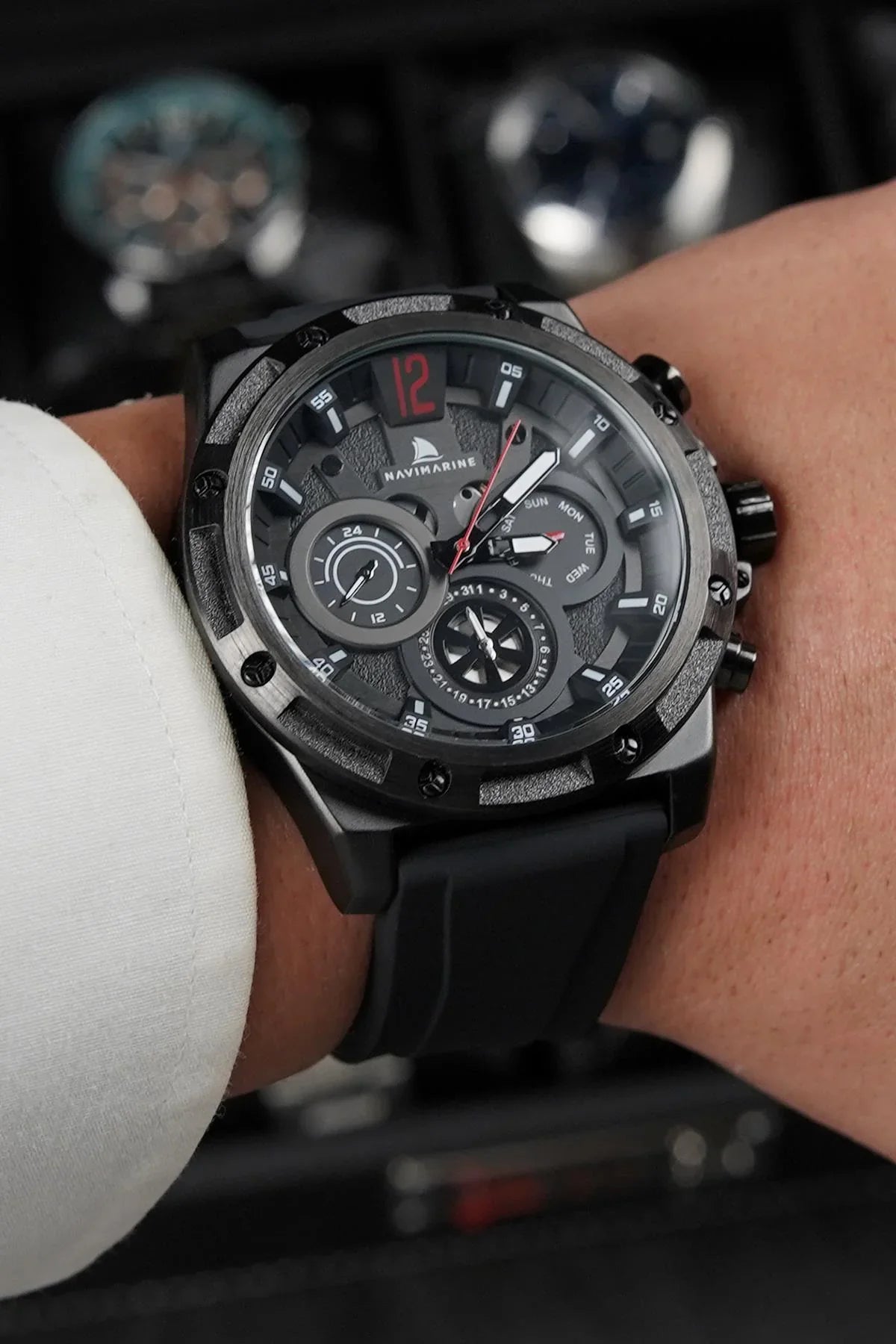 NAVIMARINE Siyah Silikon Kordon Siyah Kadran Erkek Kol Saati NV10010-S