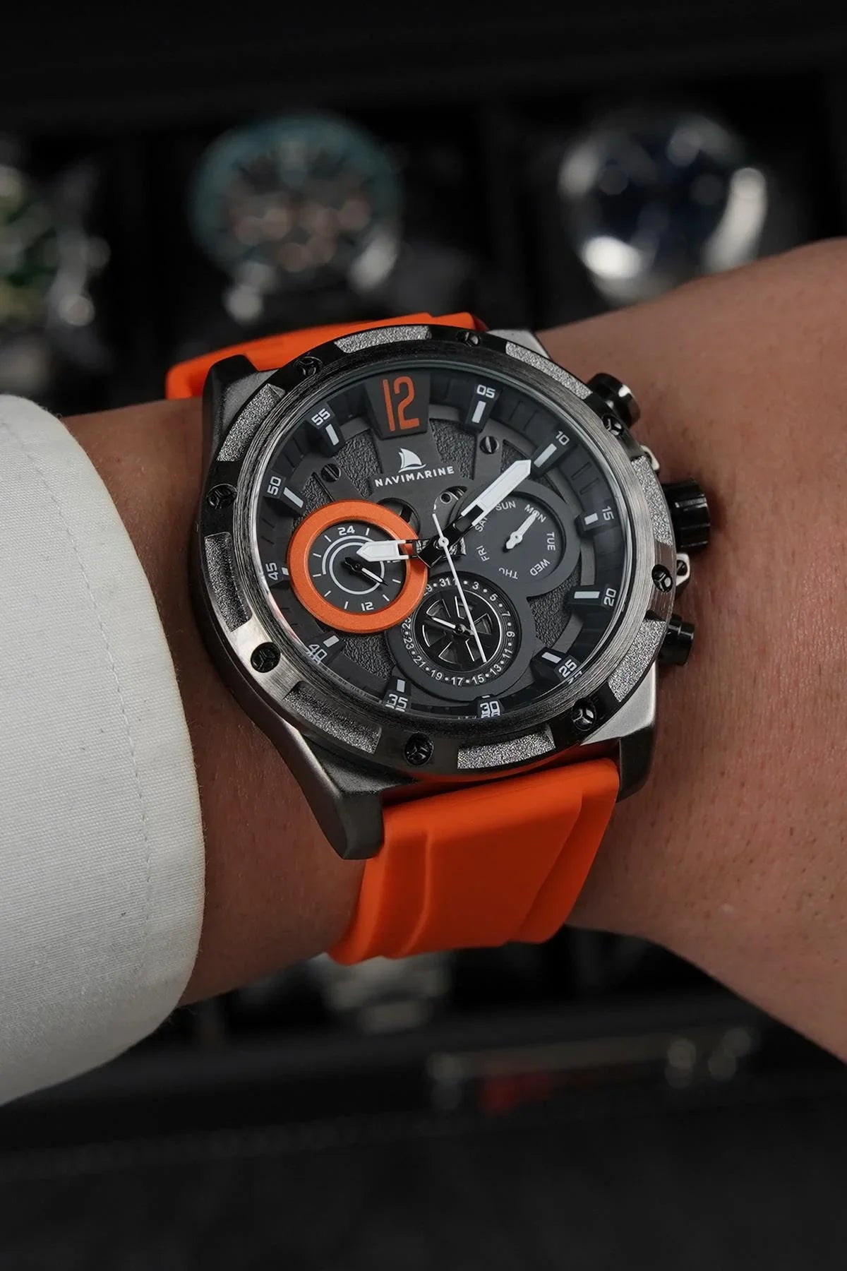NAVIMARINE Turuncu Silikon Kordon Siyah Kadran Erkek Kol Saati NV10010-T