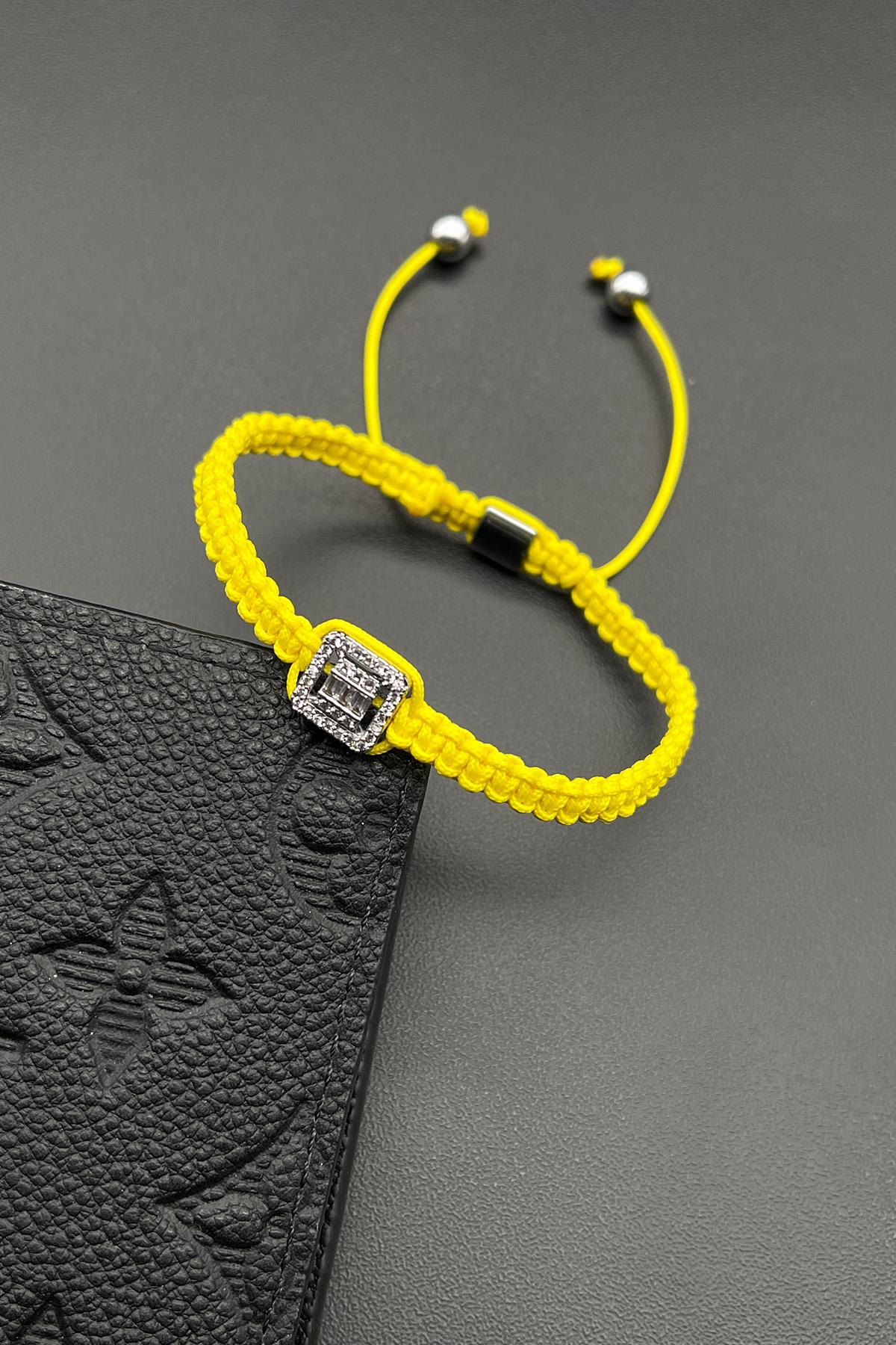 FRNCH 3A Kalite Zirkon Taşlı Sarı Renk İpli Ayarlanabilir Unisex Bileklik FRJ11721-1821-S2