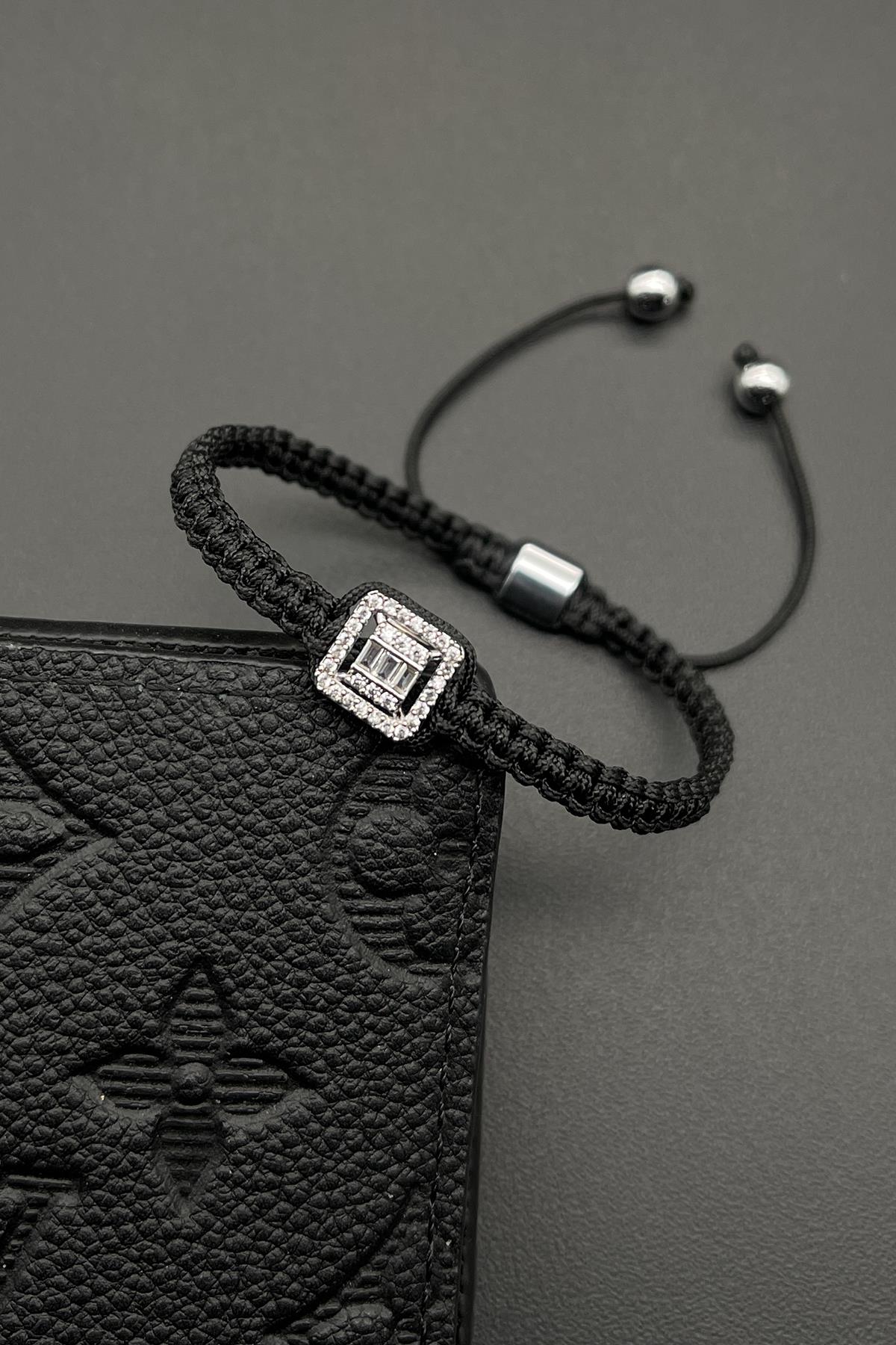 FRNCH 3A Kalite Zirkon Taşlı Siyah Renk İpli Ayarlanabilir Erkek Bileklik FRJ11721-1821-S