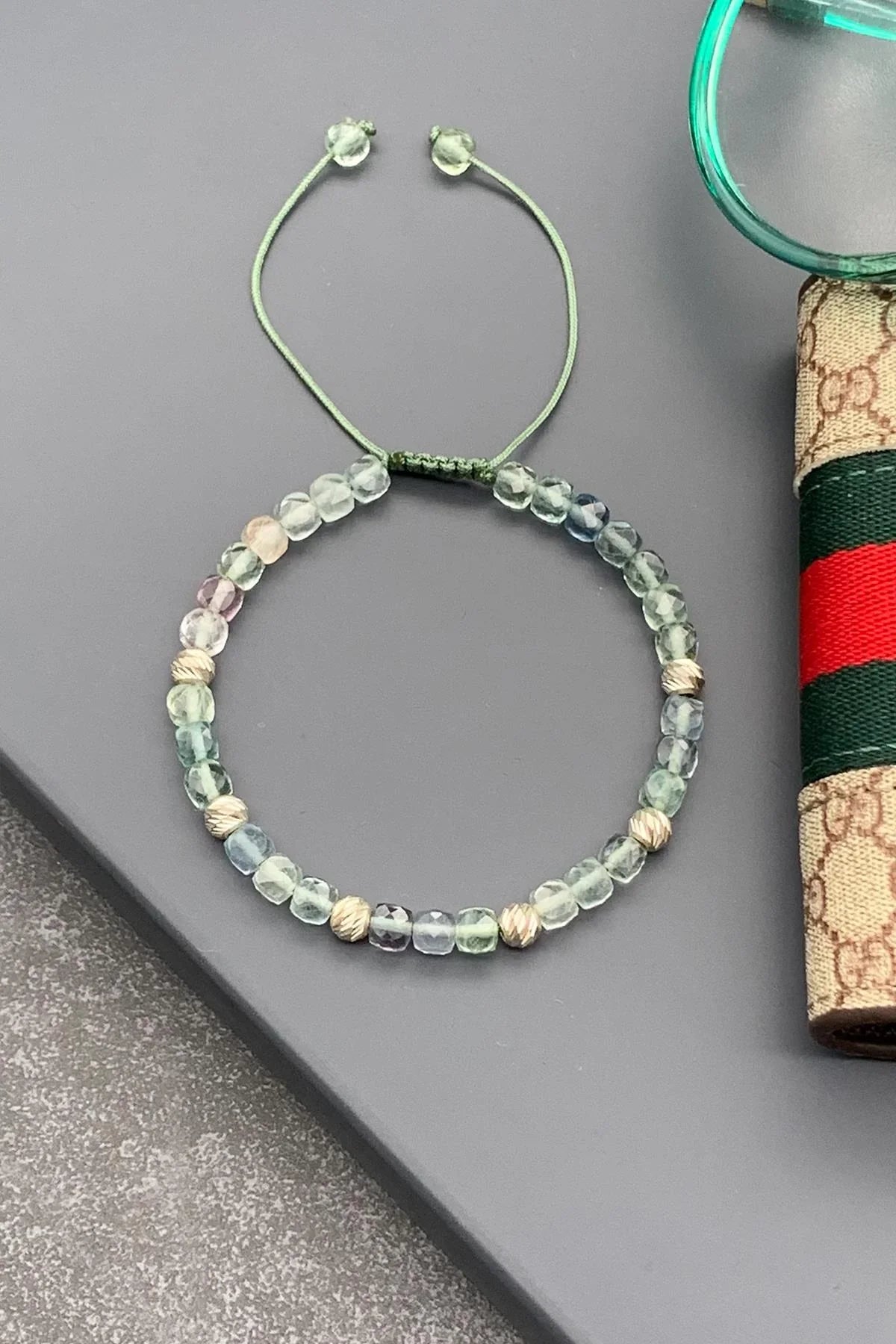 FRNCH 925 Ayar Gümüş Parçalı Florit Doğal Taşlı Yeşil Renkli Ayarlanabilir Makrome Erkek Bileklik FRJ11514-1614-Y2
