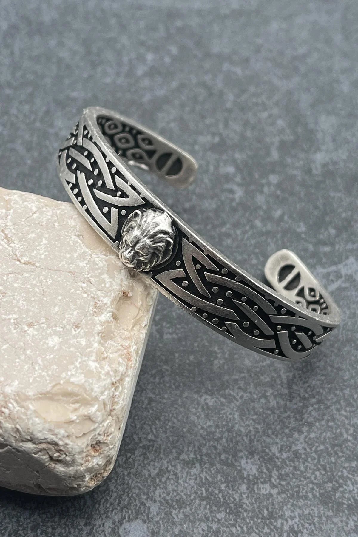 FRNCH Aslan Figürlü Viking Desenli Antik Gümüş Renkli Erkek Bileklik FRJ11429-1529-A2