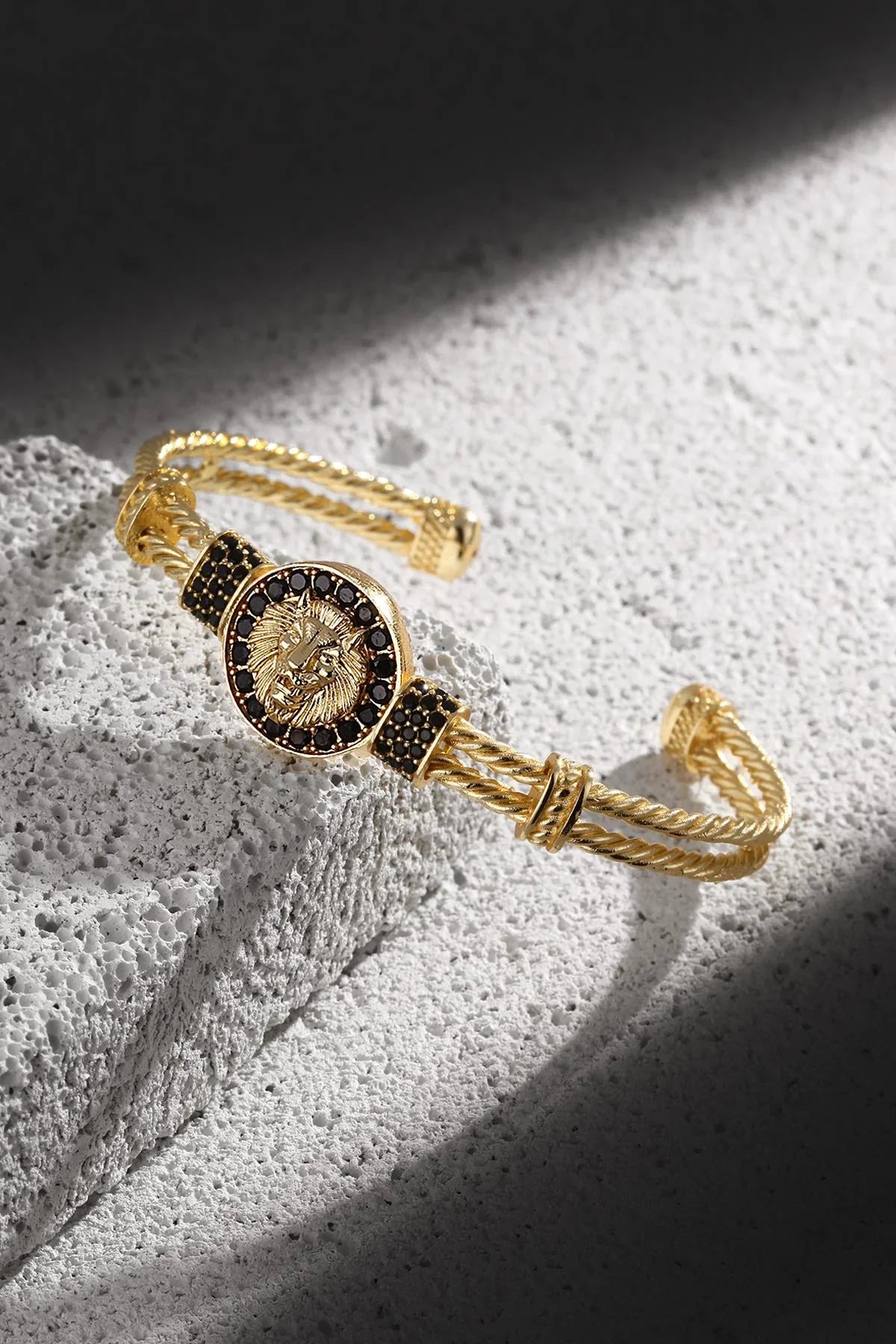 FRNCH Aslan Figürlü Zirkon Taşlı Gold Renkli Handmade Kelepçe Erkek Bileklik FRJ11173-1273-G