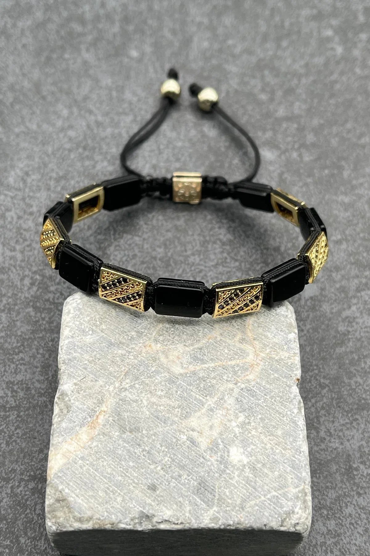 FRNCH Hematit Doğal Taşlı Zirkon Taşlı Gold Renkli Ayarlanabilir Makrome Erkek Bileklik FRJ10696-796-G