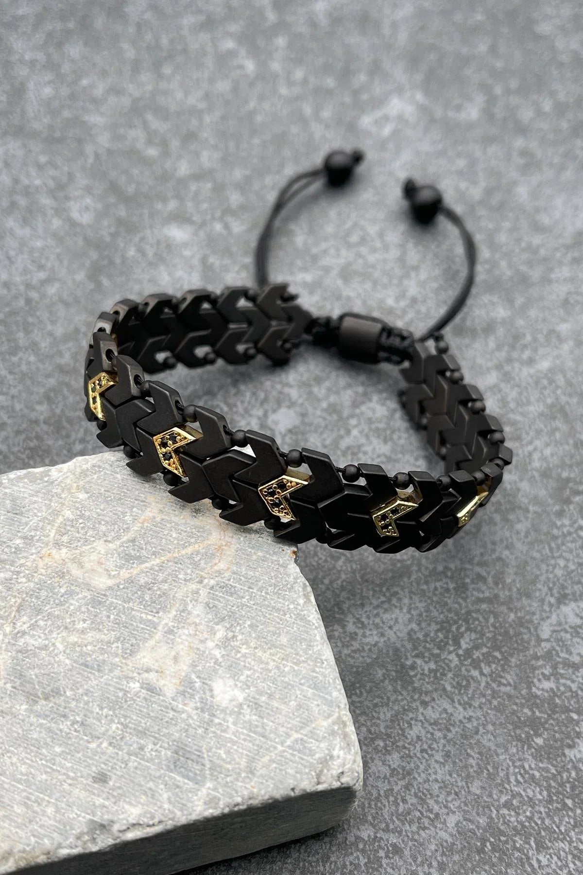 FRNCH Hematit Doğal Taşlı Zirkon Taşlı Gold Renkli Ayarlanabilir Makrome Erkek Bileklik FRJ11470-1570-G