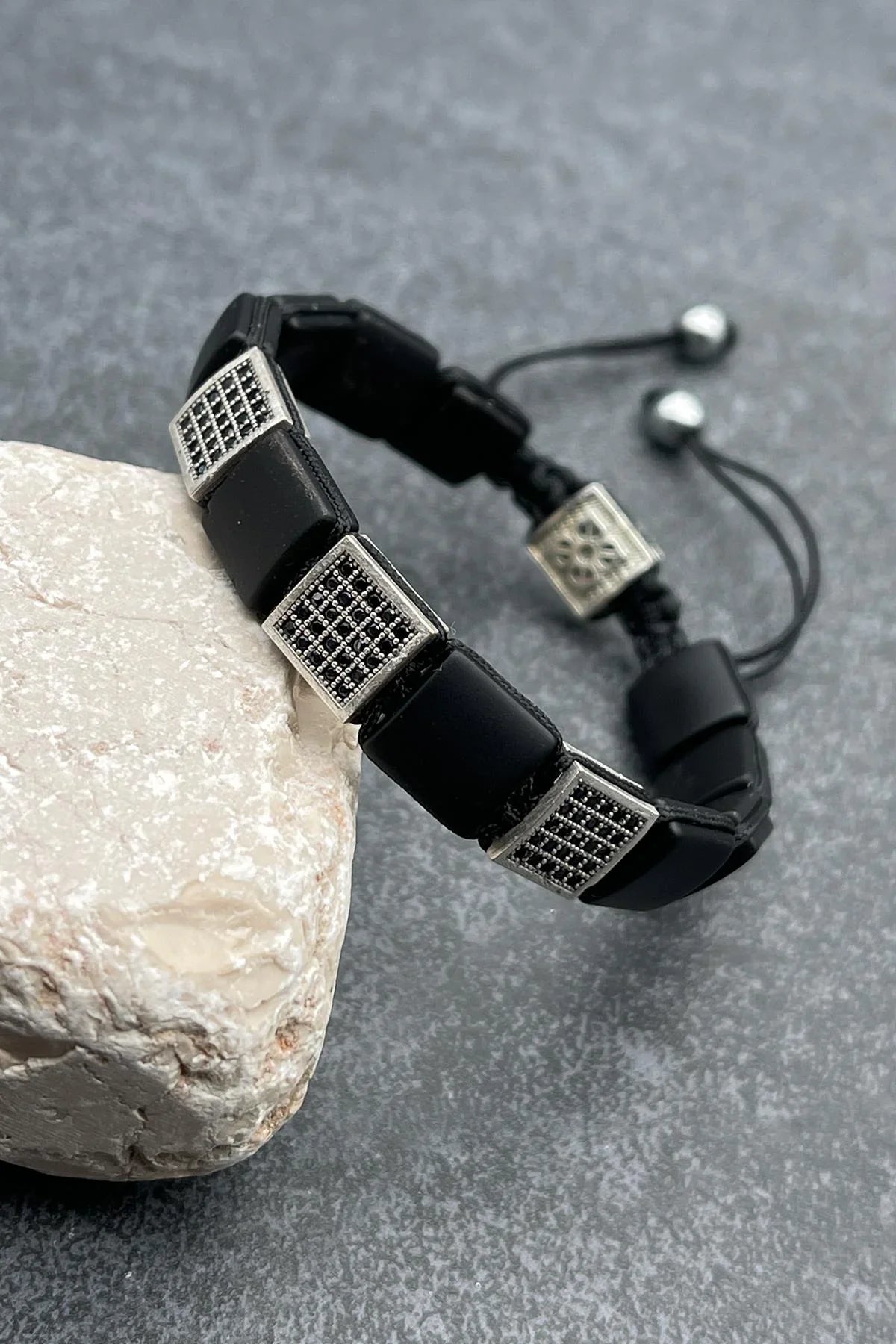 FRNCH Hematit Taşlı Zirkon Taşlı Gümüş Renkli Ayarlanabilir Makrome Erkek Bileklik FRJ11364-1464-A